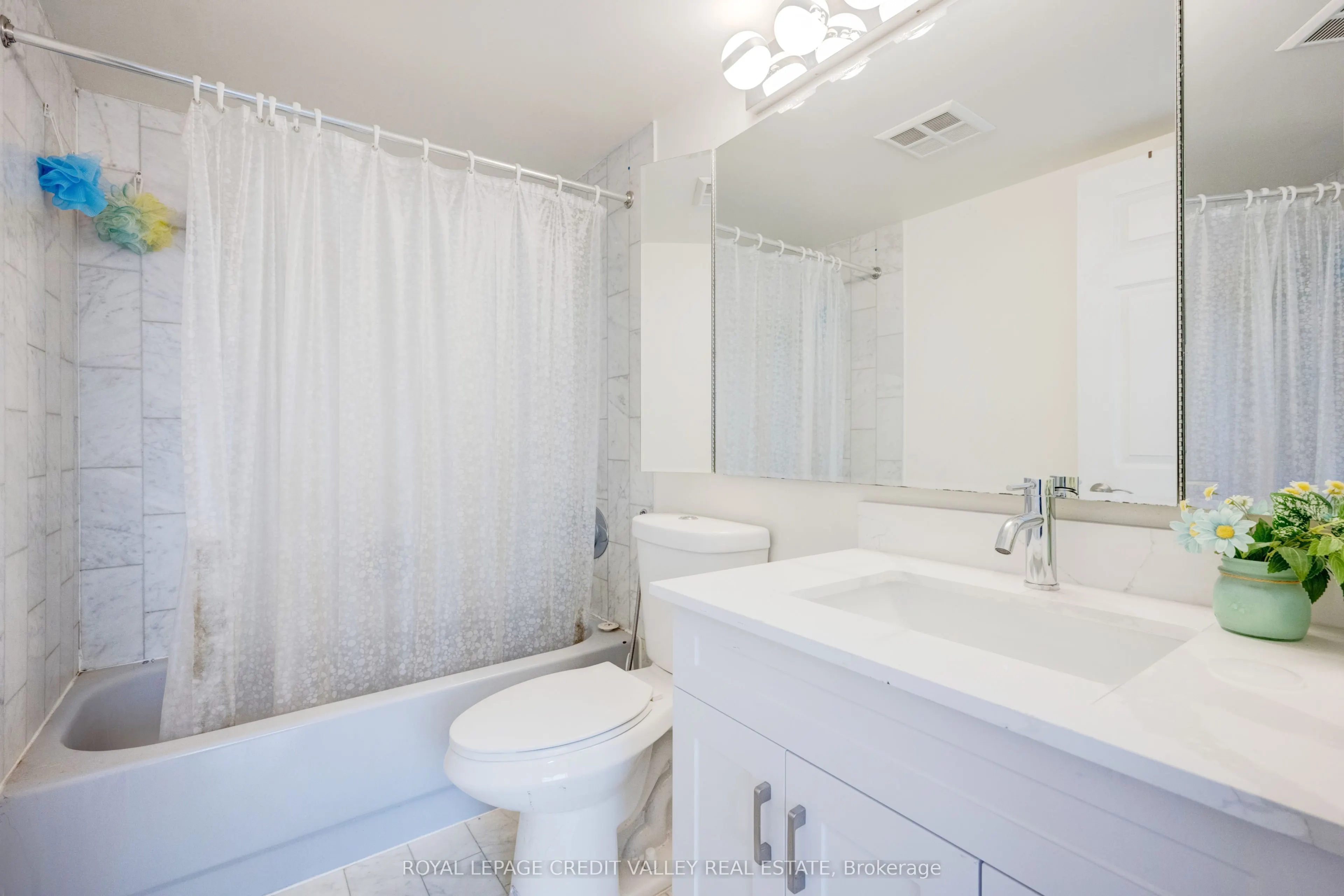265 Enfield Place, #2002