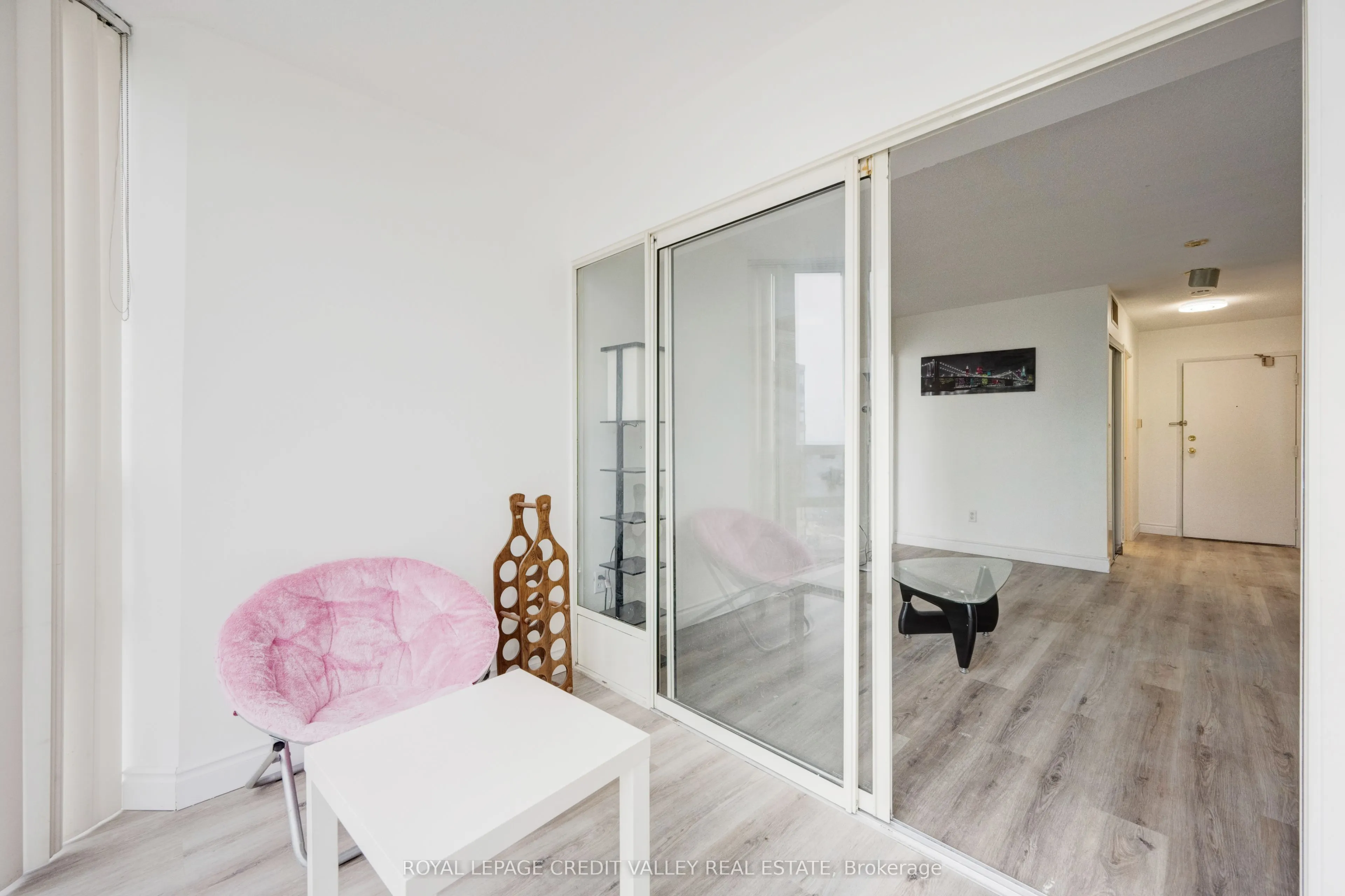 265 Enfield Place, #2002