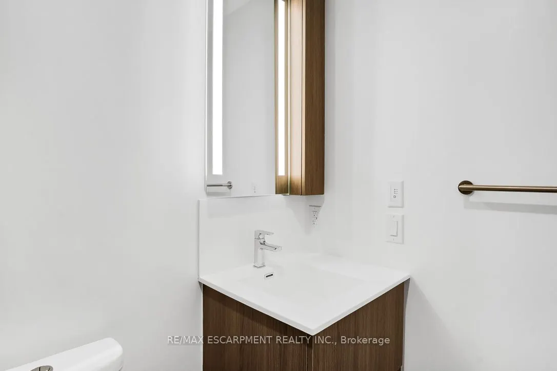 220 MISSINNIHE Way, #1203