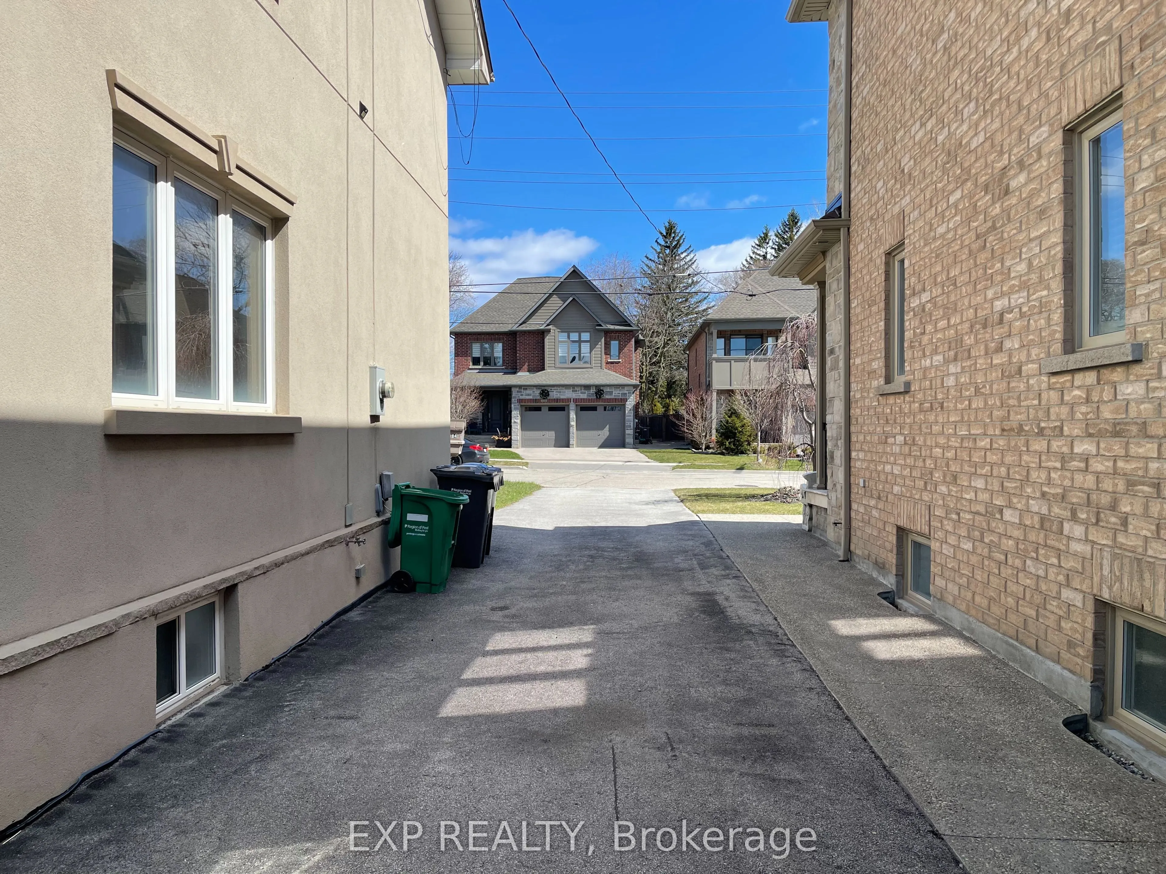 1084 Haig Boulevard
