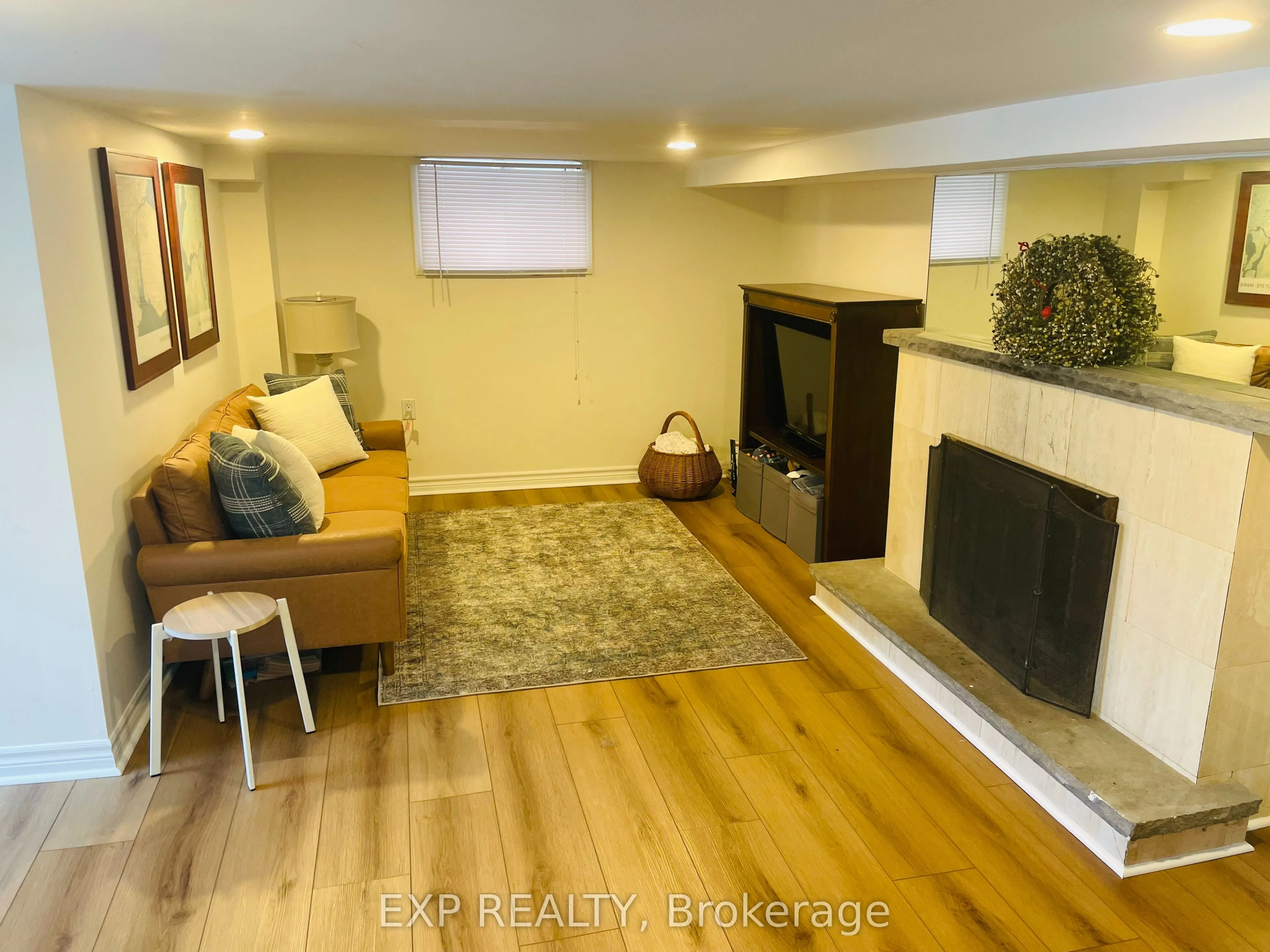 1084 Haig Boulevard