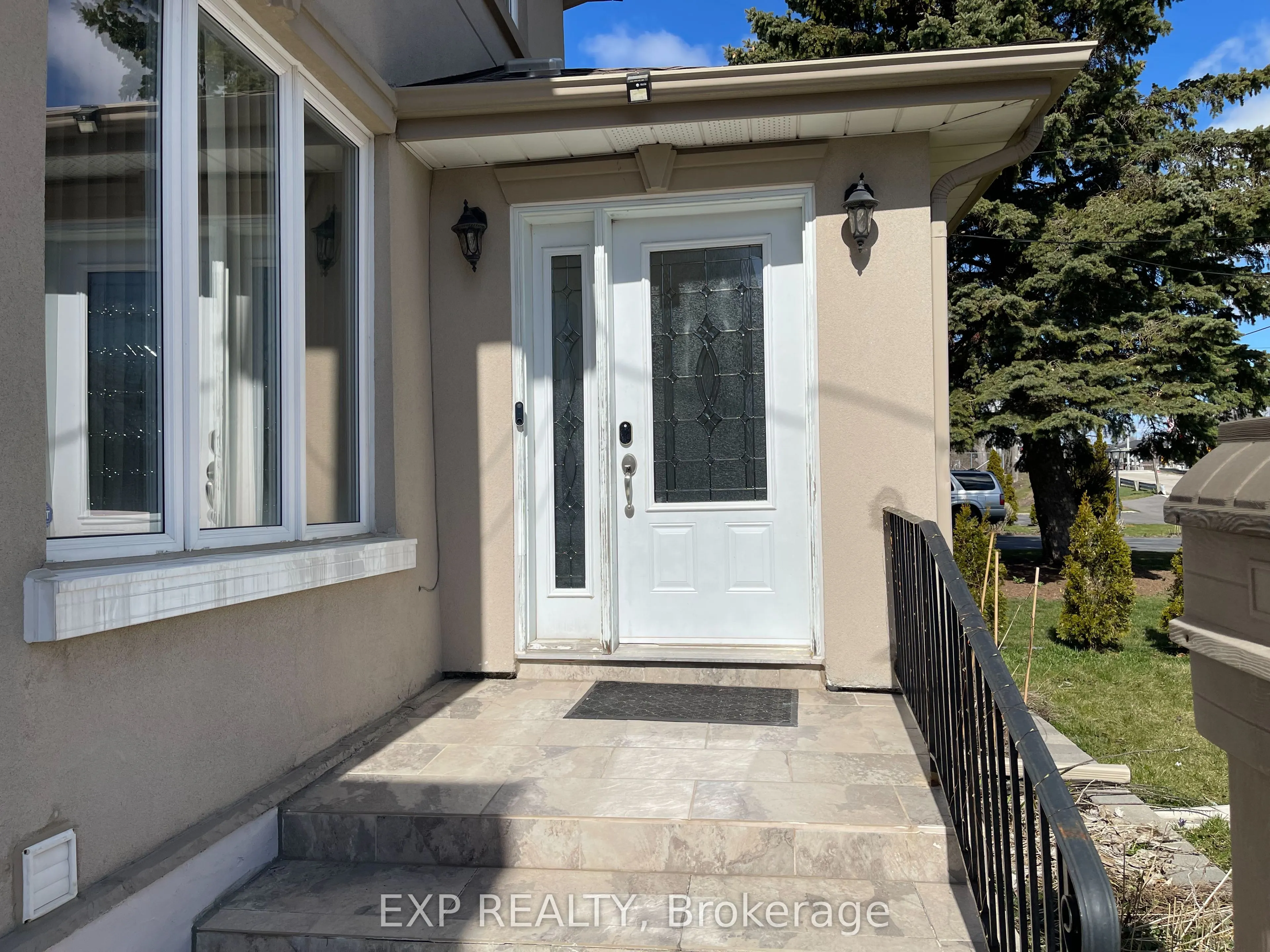1084 Haig Boulevard