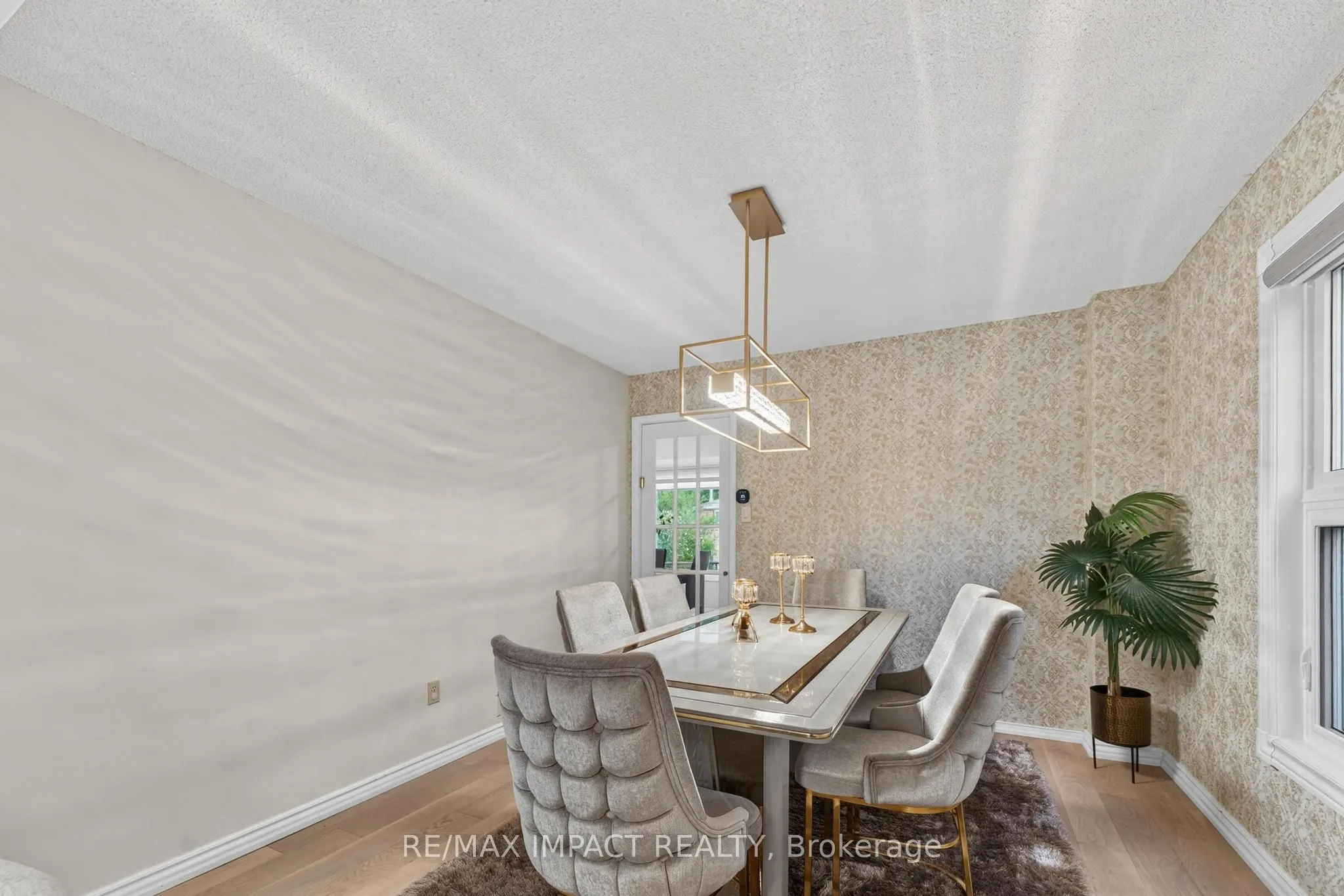 4086 Rossland Crescent