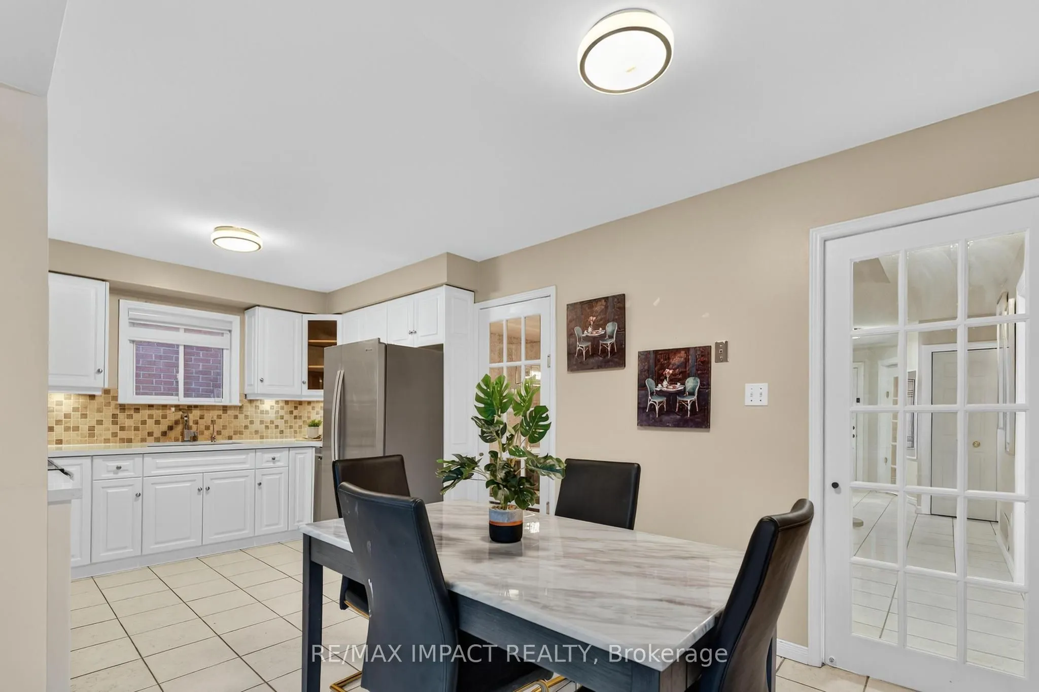 4086 Rossland Crescent