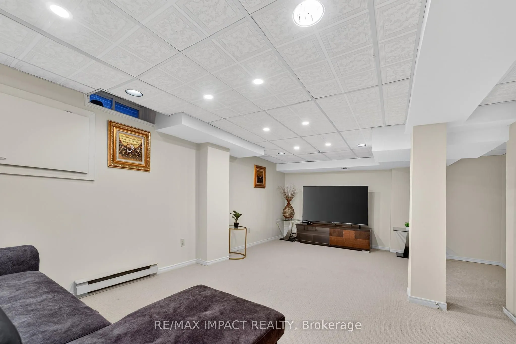 4086 Rossland Crescent