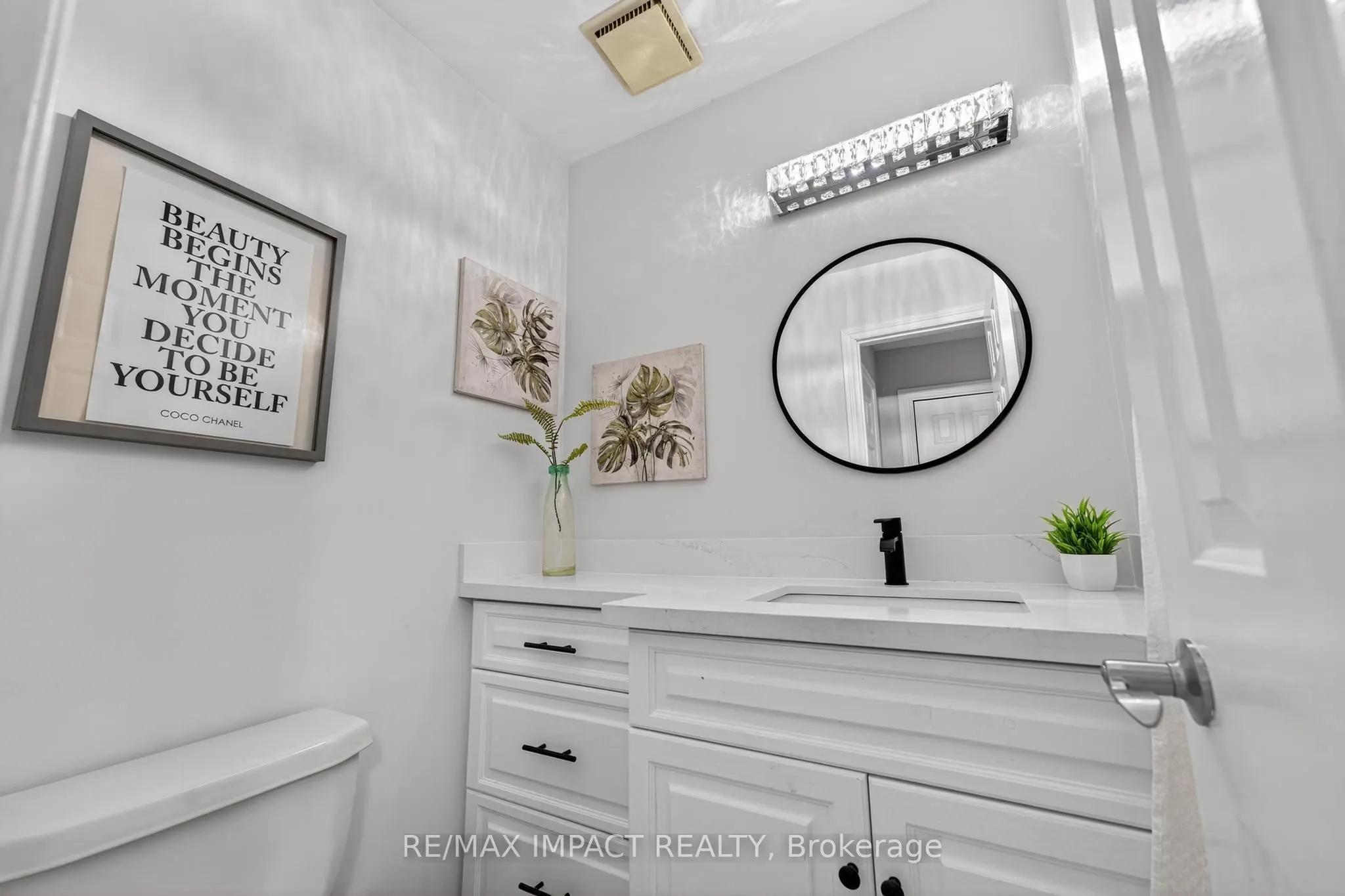 4086 Rossland Crescent