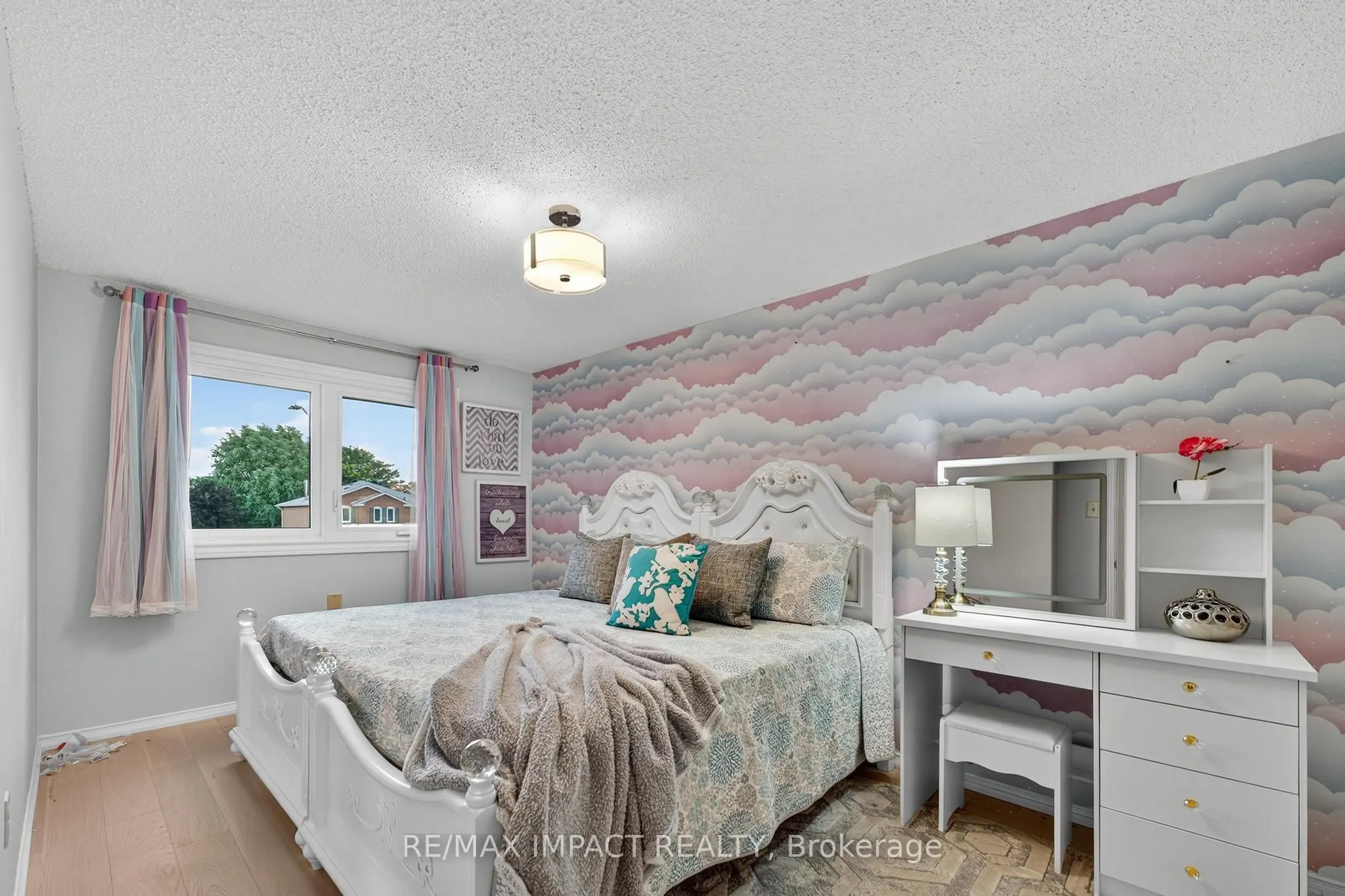 4086 Rossland Crescent