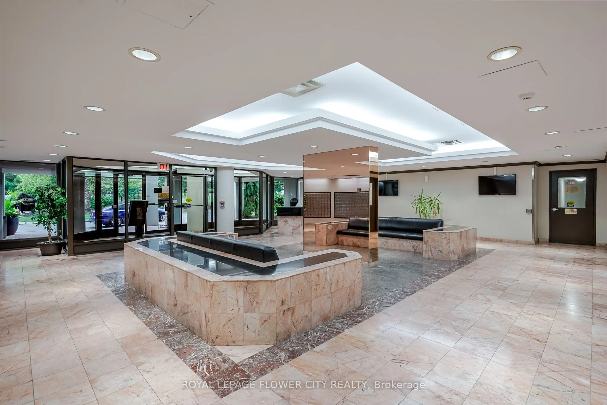 1 Rowntree Road N, #611