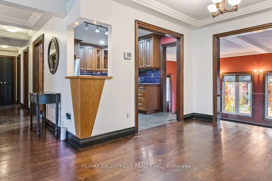 1086 MISSISSAUGA VALLEY Boulevard, #UPPER