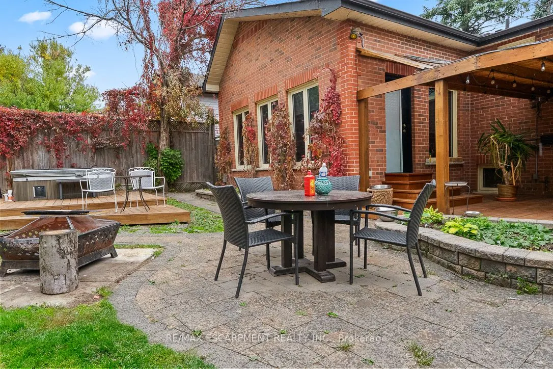 1086 MISSISSAUGA VALLEY Boulevard, #UPPER