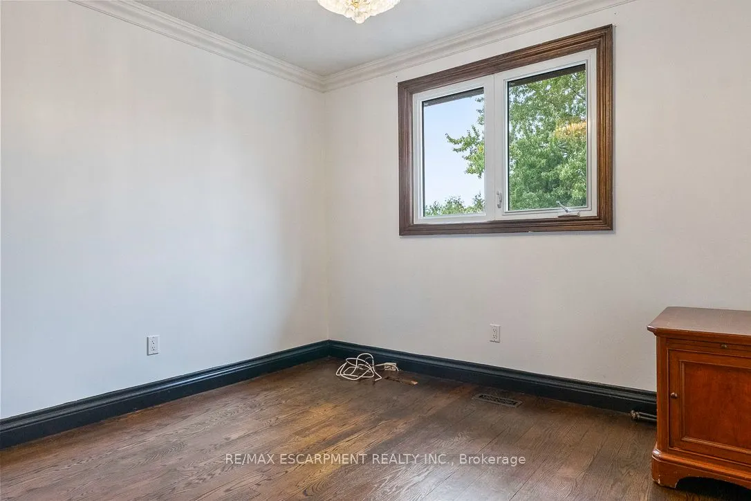 1086 MISSISSAUGA VALLEY Boulevard, #UPPER