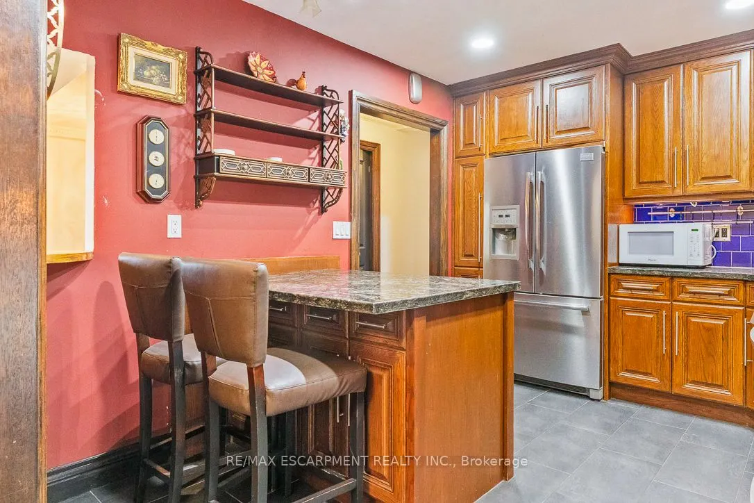 1086 MISSISSAUGA VALLEY Boulevard, #UPPER