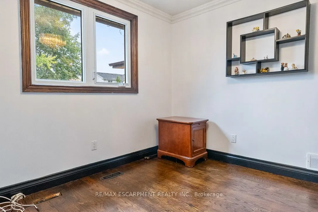 1086 MISSISSAUGA VALLEY Boulevard, #UPPER