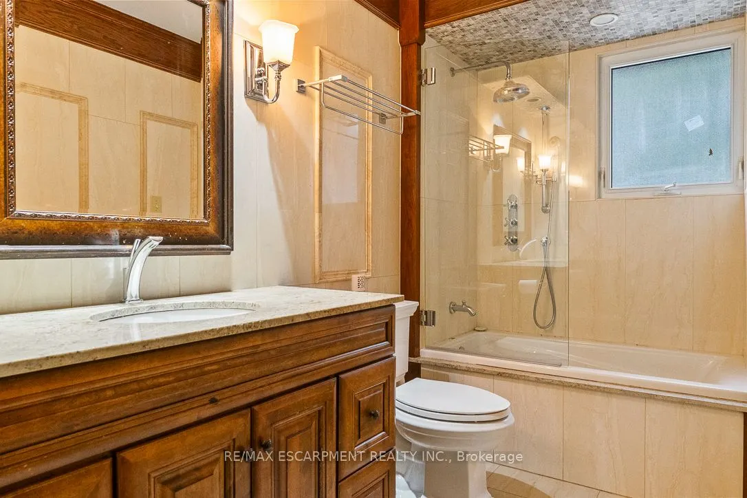 1086 MISSISSAUGA VALLEY Boulevard, #UPPER