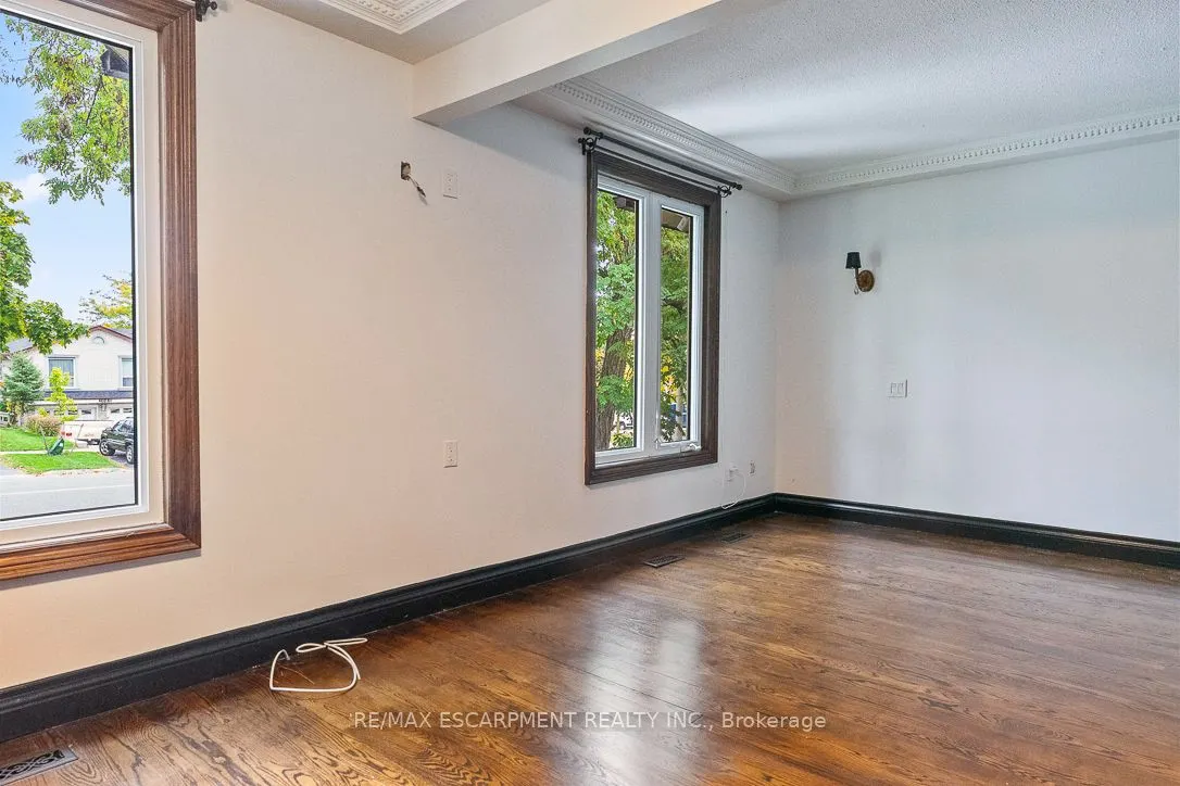 1086 MISSISSAUGA VALLEY Boulevard, #UPPER