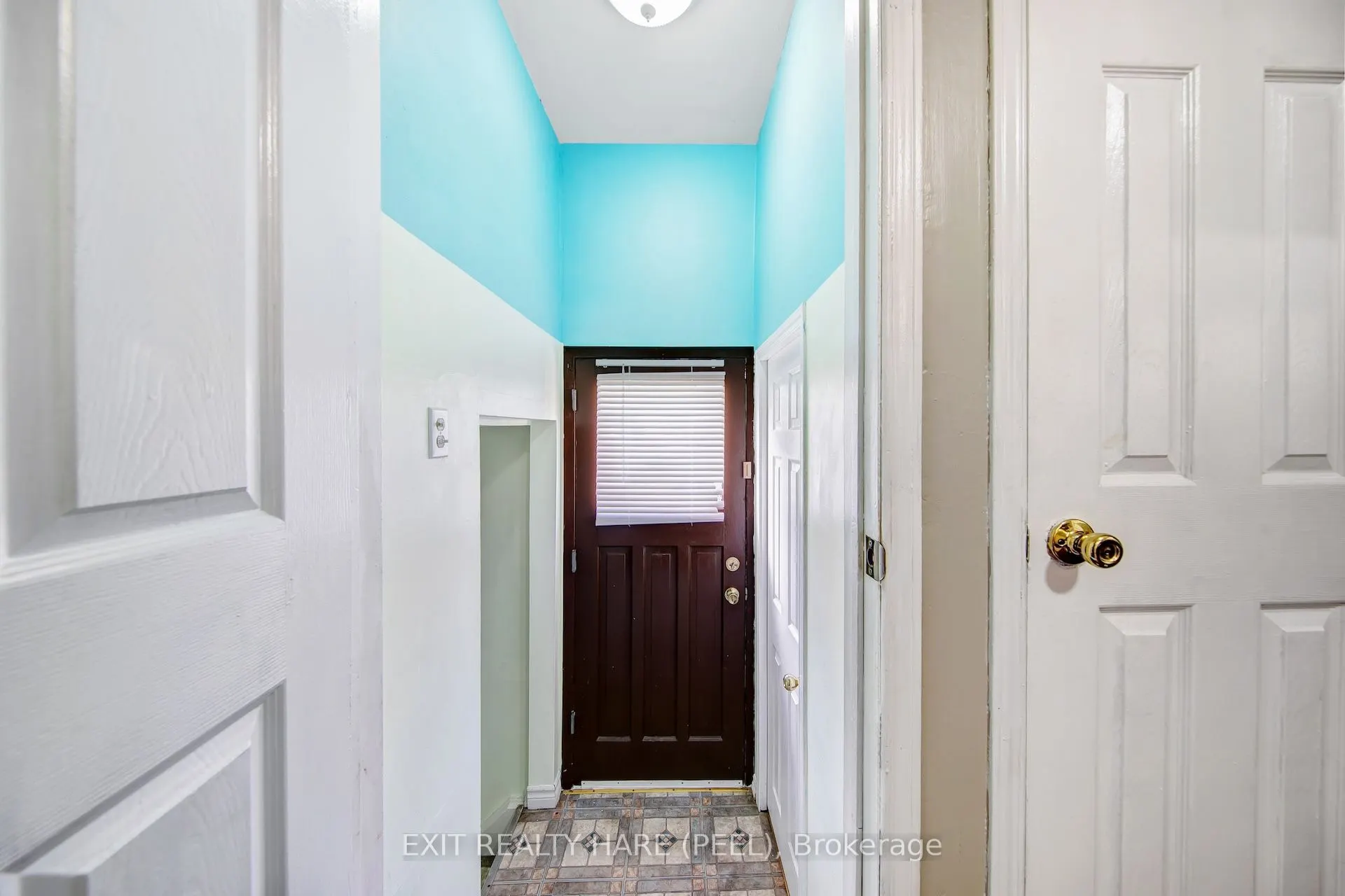 6 Earnscliffe Gate N