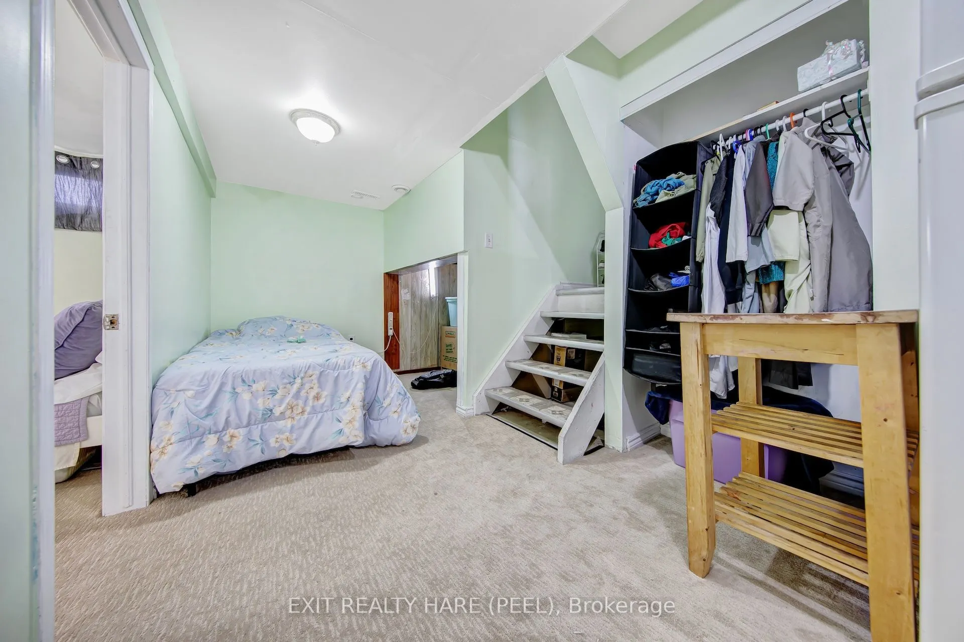 6 Earnscliffe Gate N