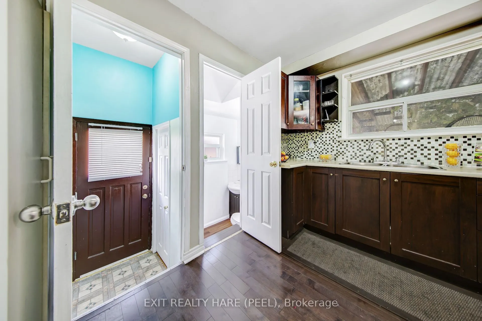 6 Earnscliffe Gate N