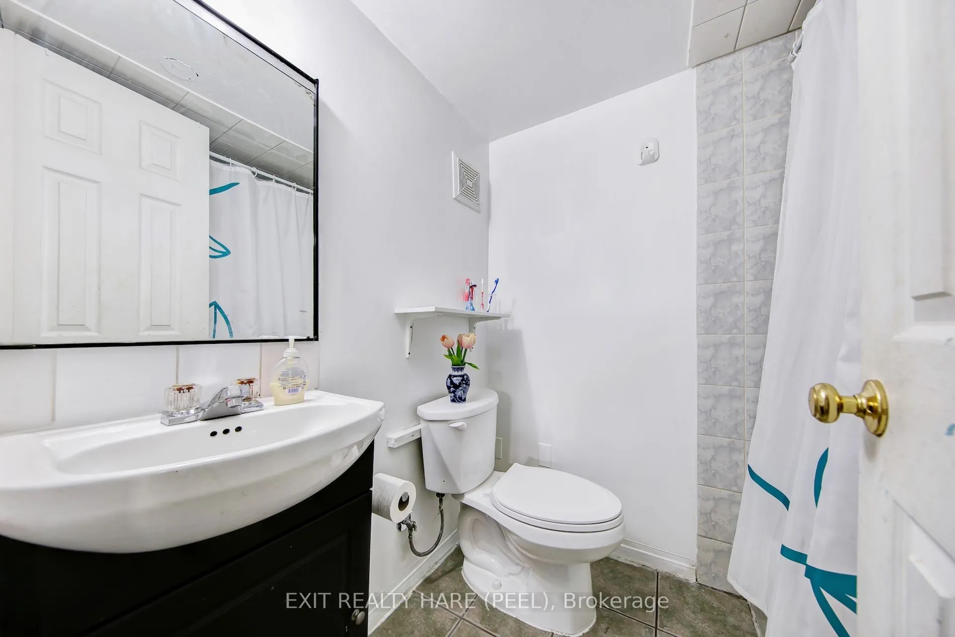 6 Earnscliffe Gate N
