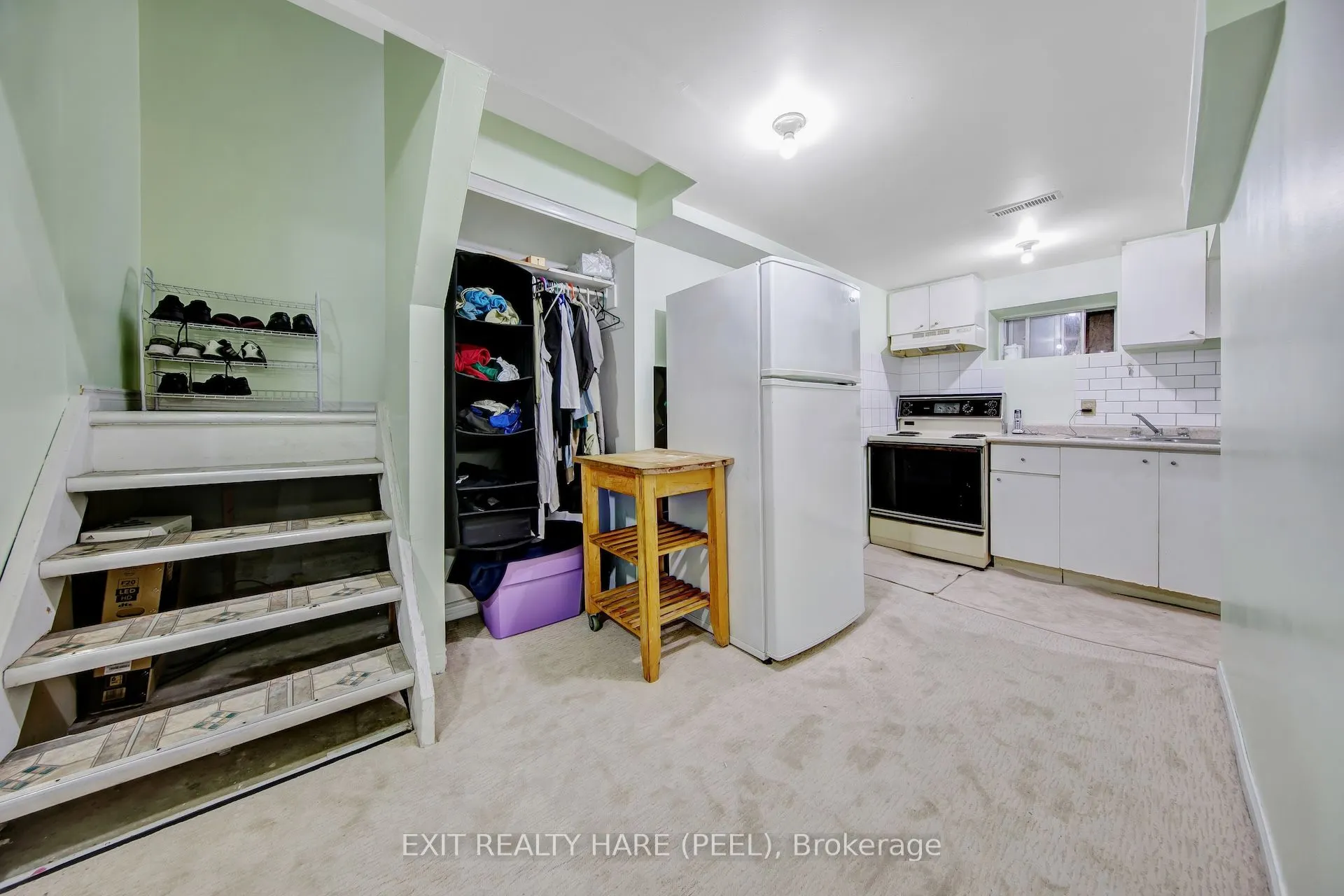 6 Earnscliffe Gate N