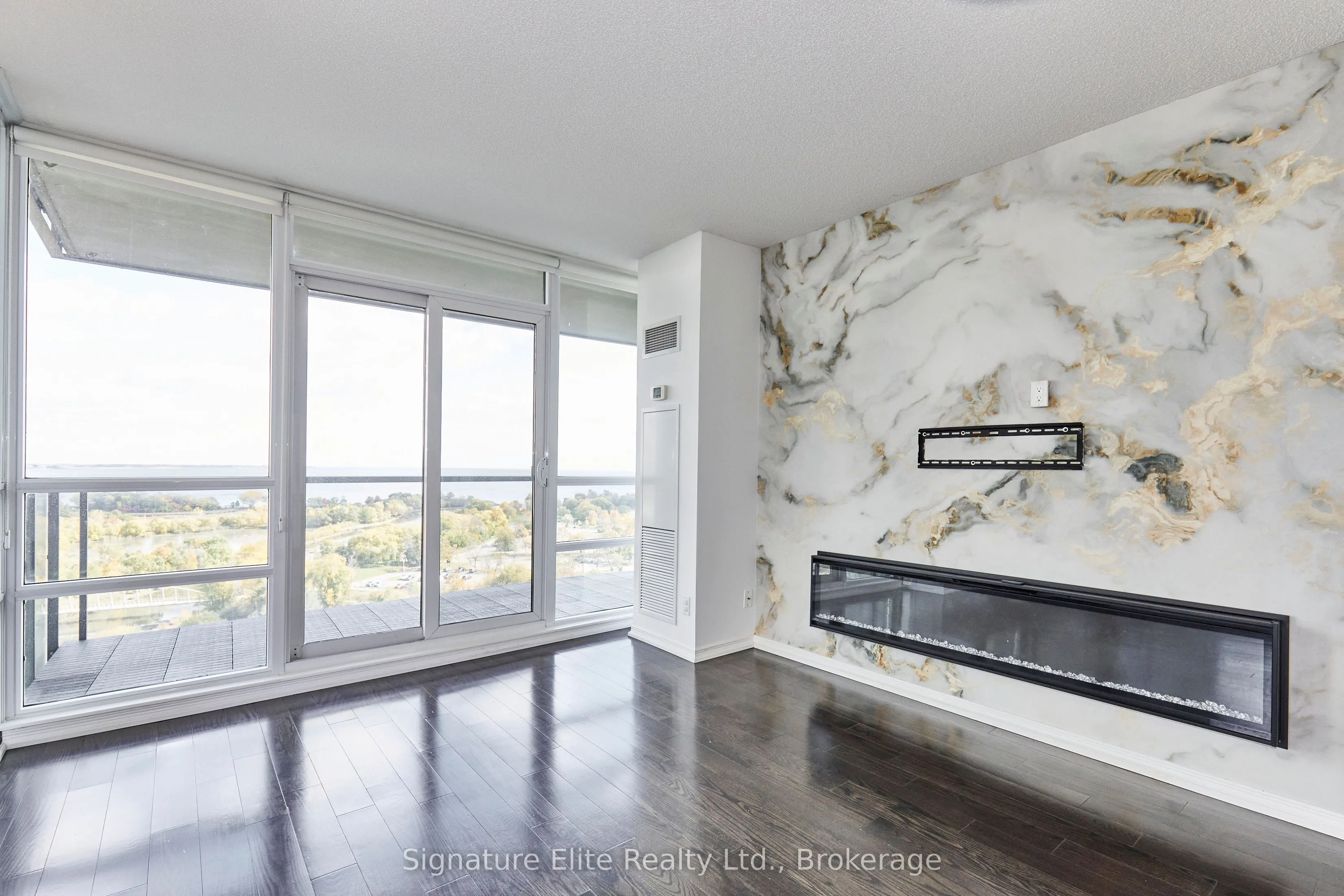 2240 Lake Shore Boulevard W, #1206