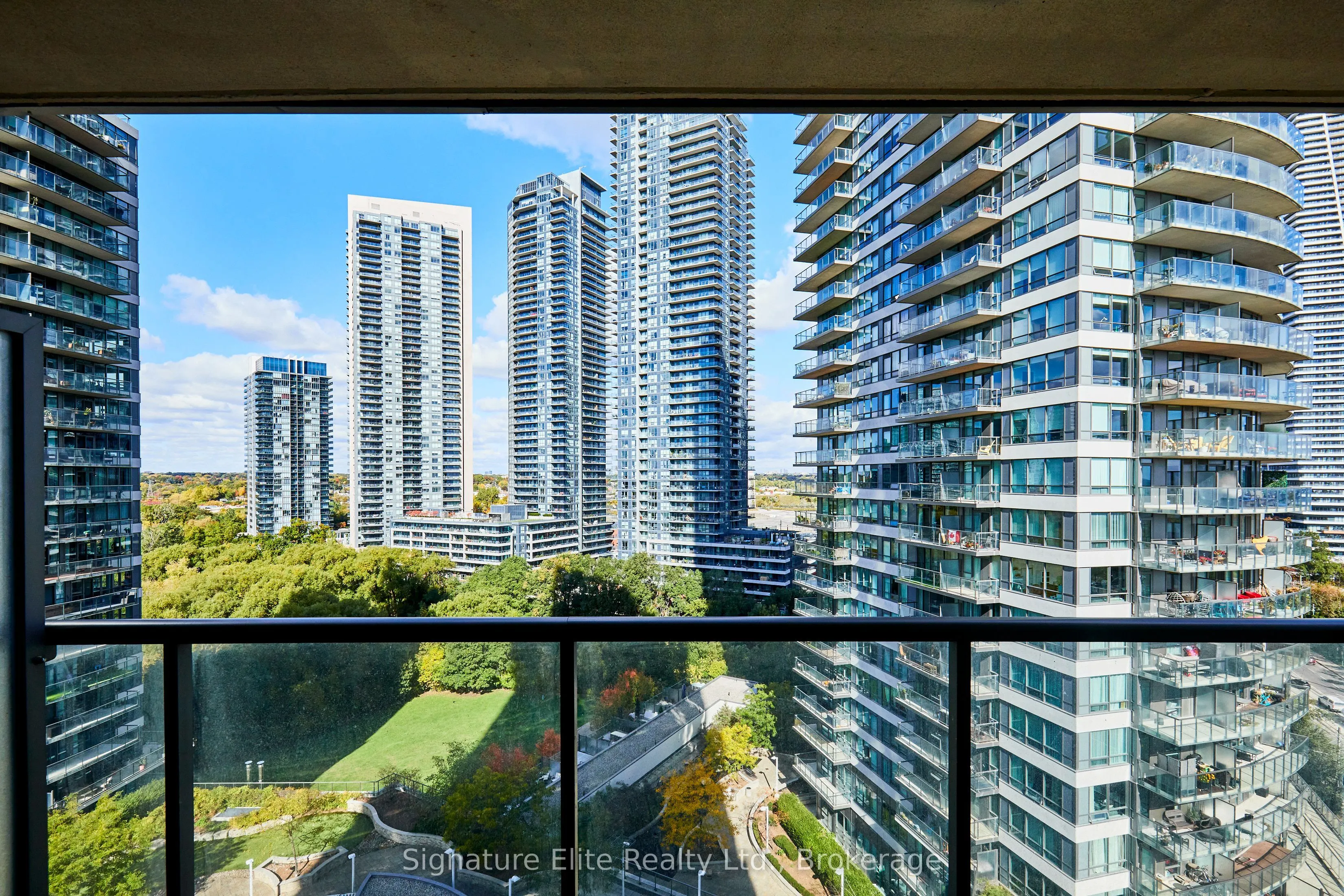 2240 Lake Shore Boulevard W, #1206