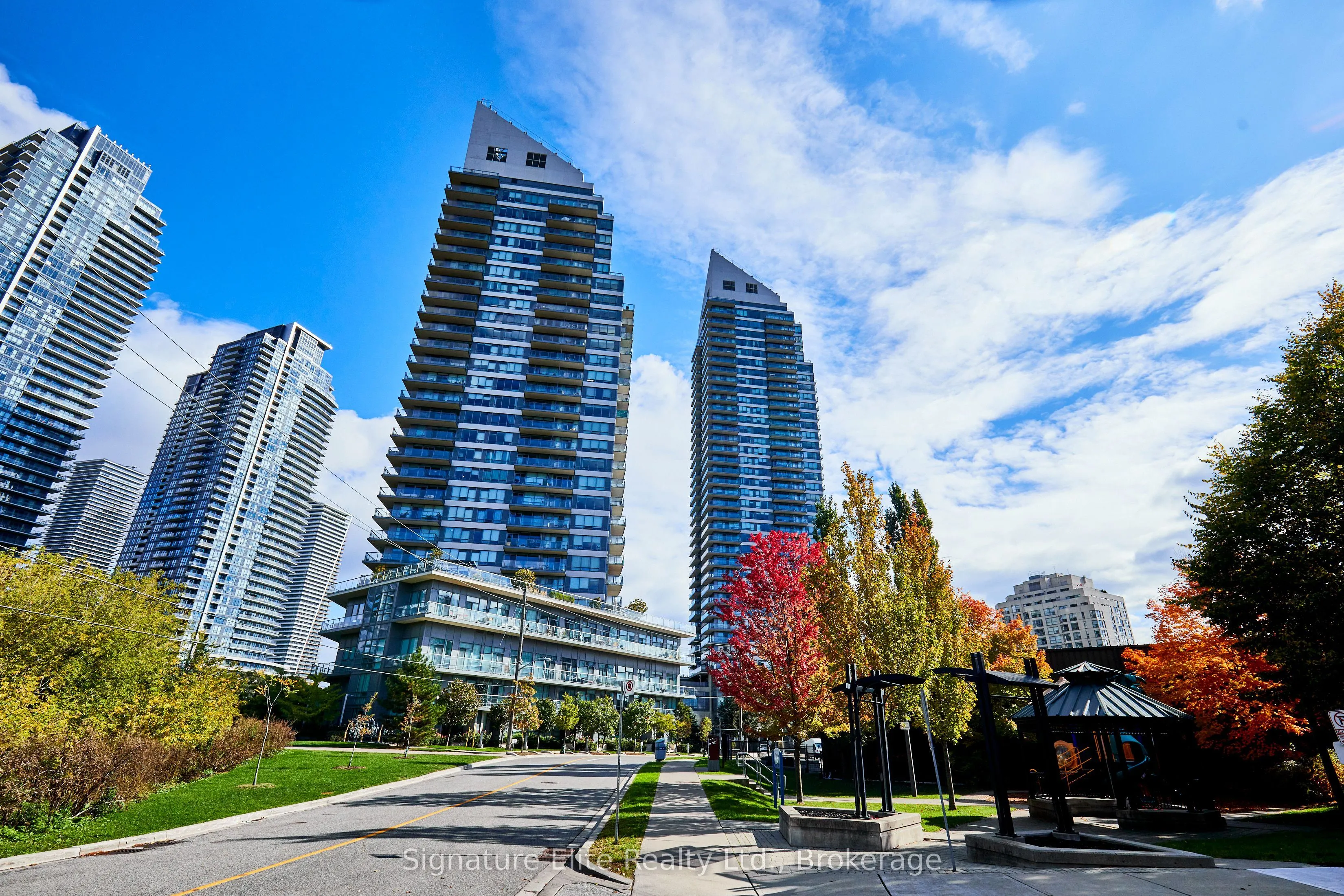 2240 Lake Shore Boulevard W, #1206