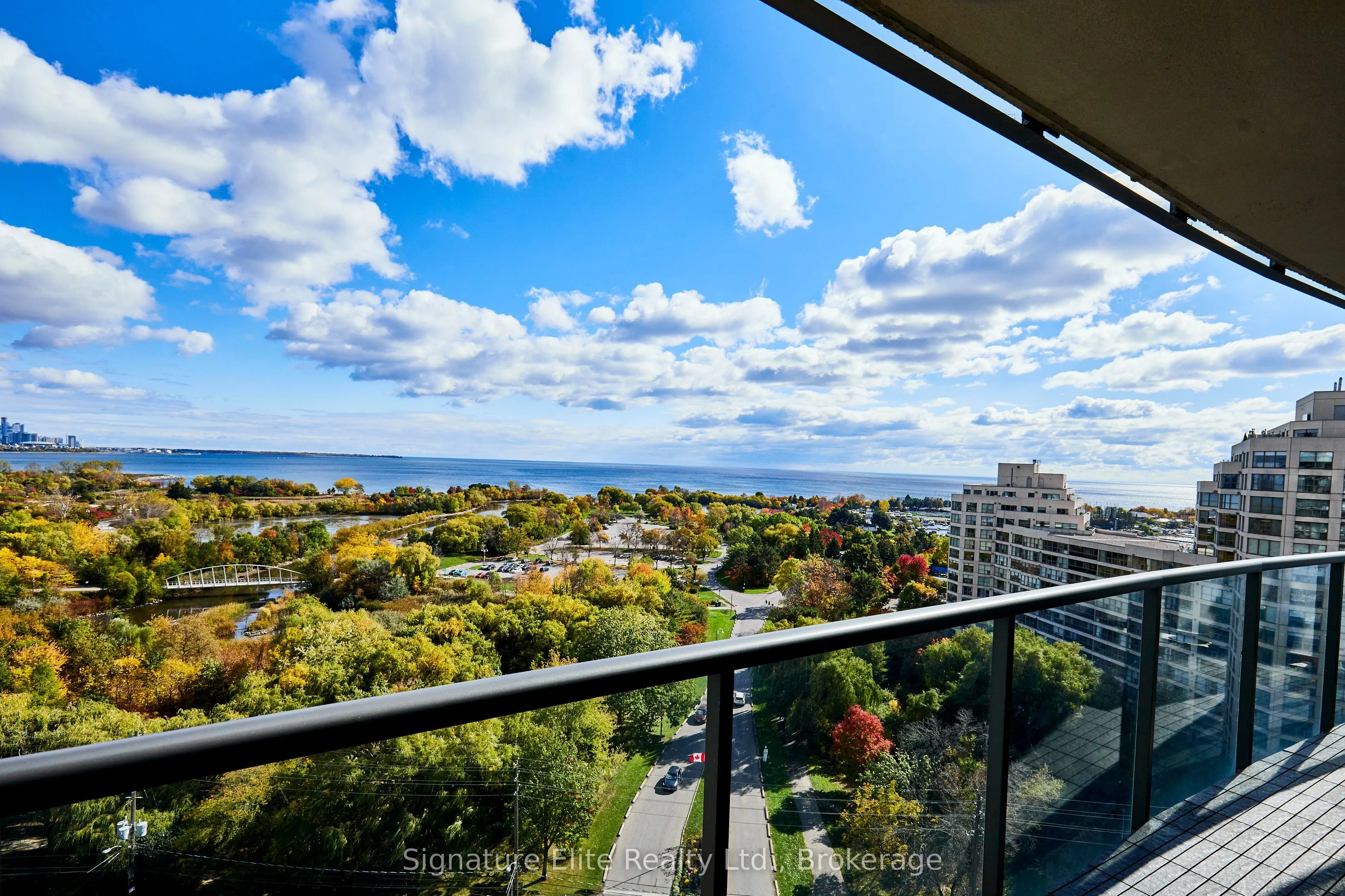 2240 Lake Shore Boulevard W, #1206