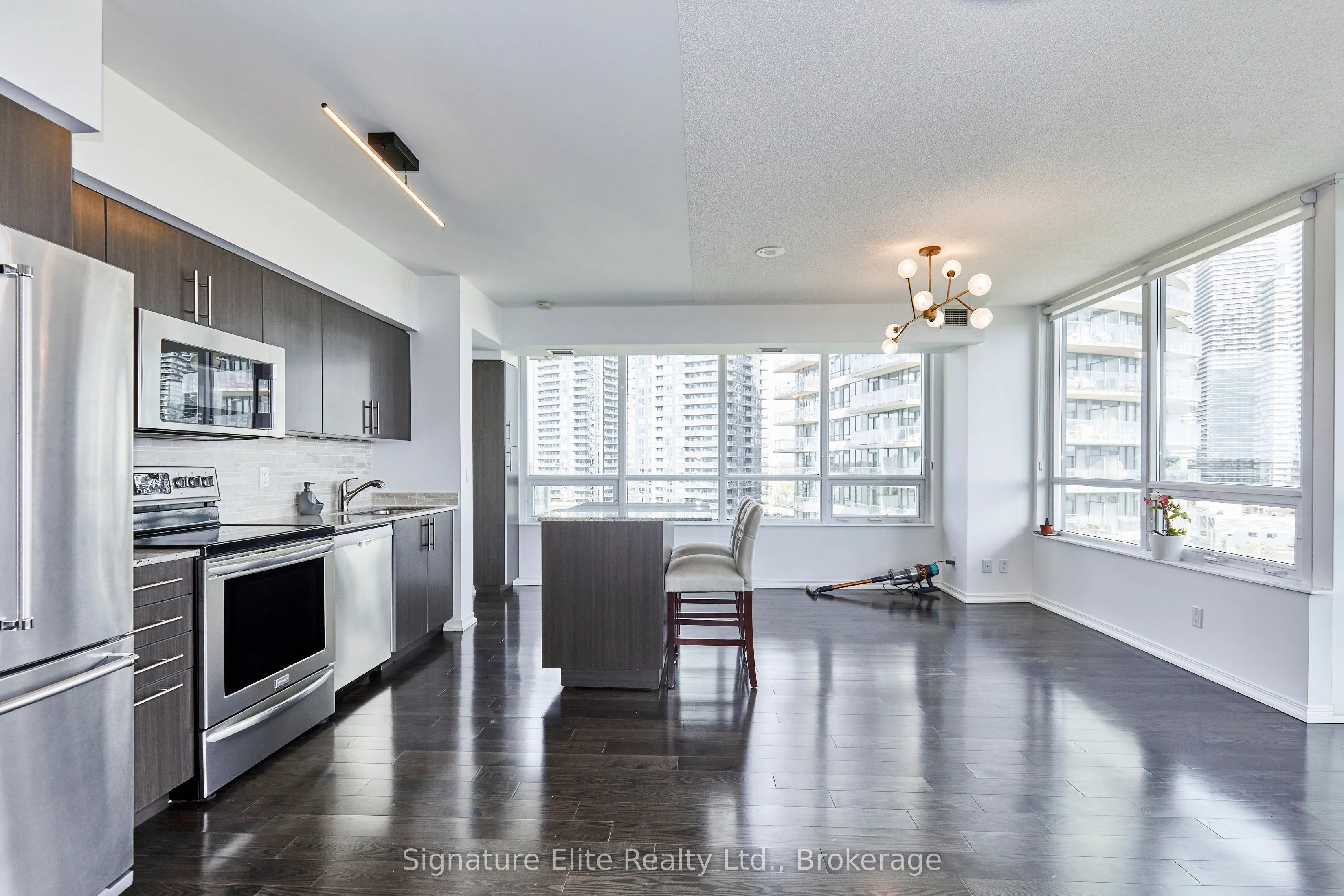 2240 Lake Shore Boulevard W, #1206