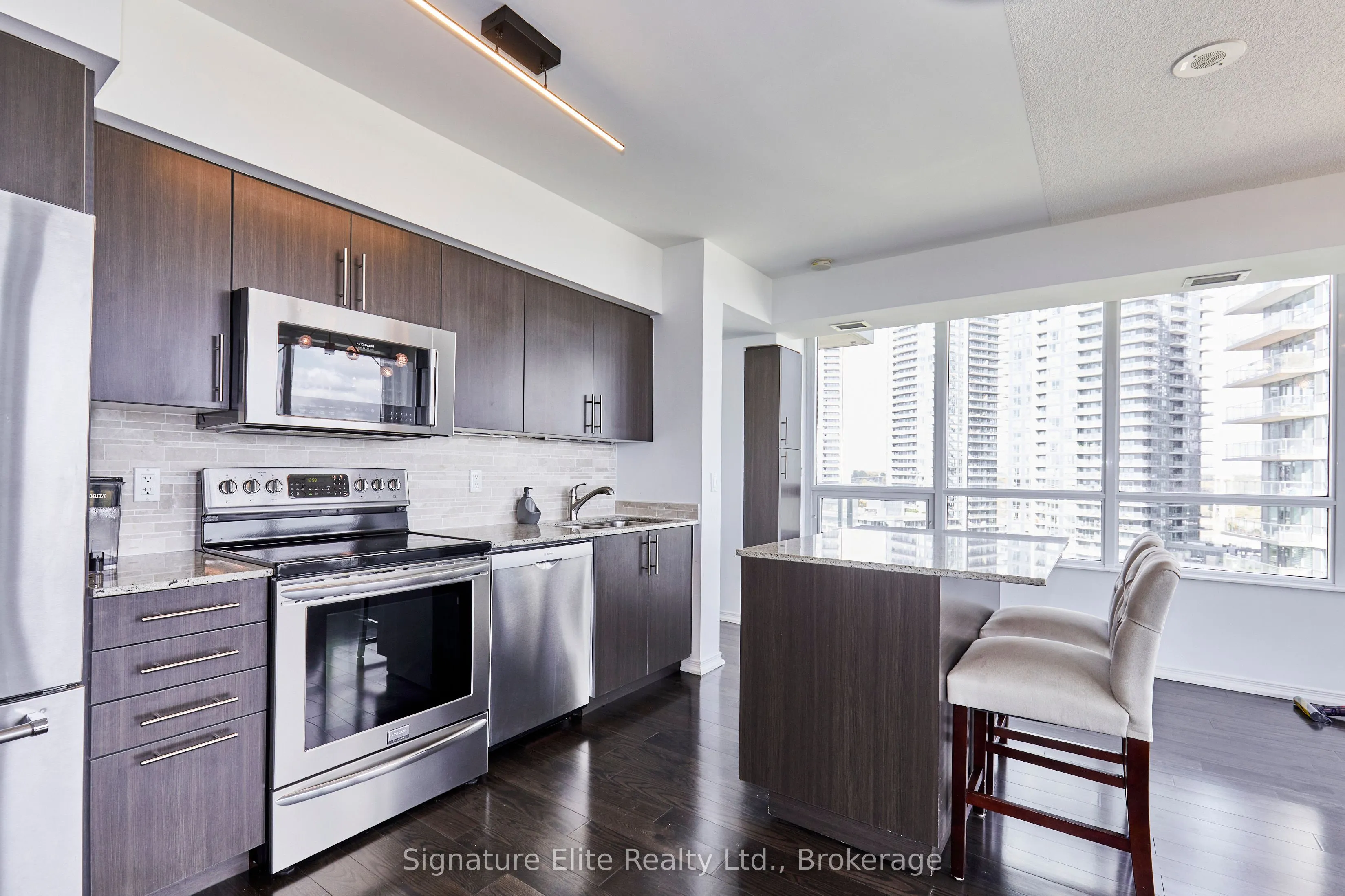 2240 Lake Shore Boulevard W, #1206