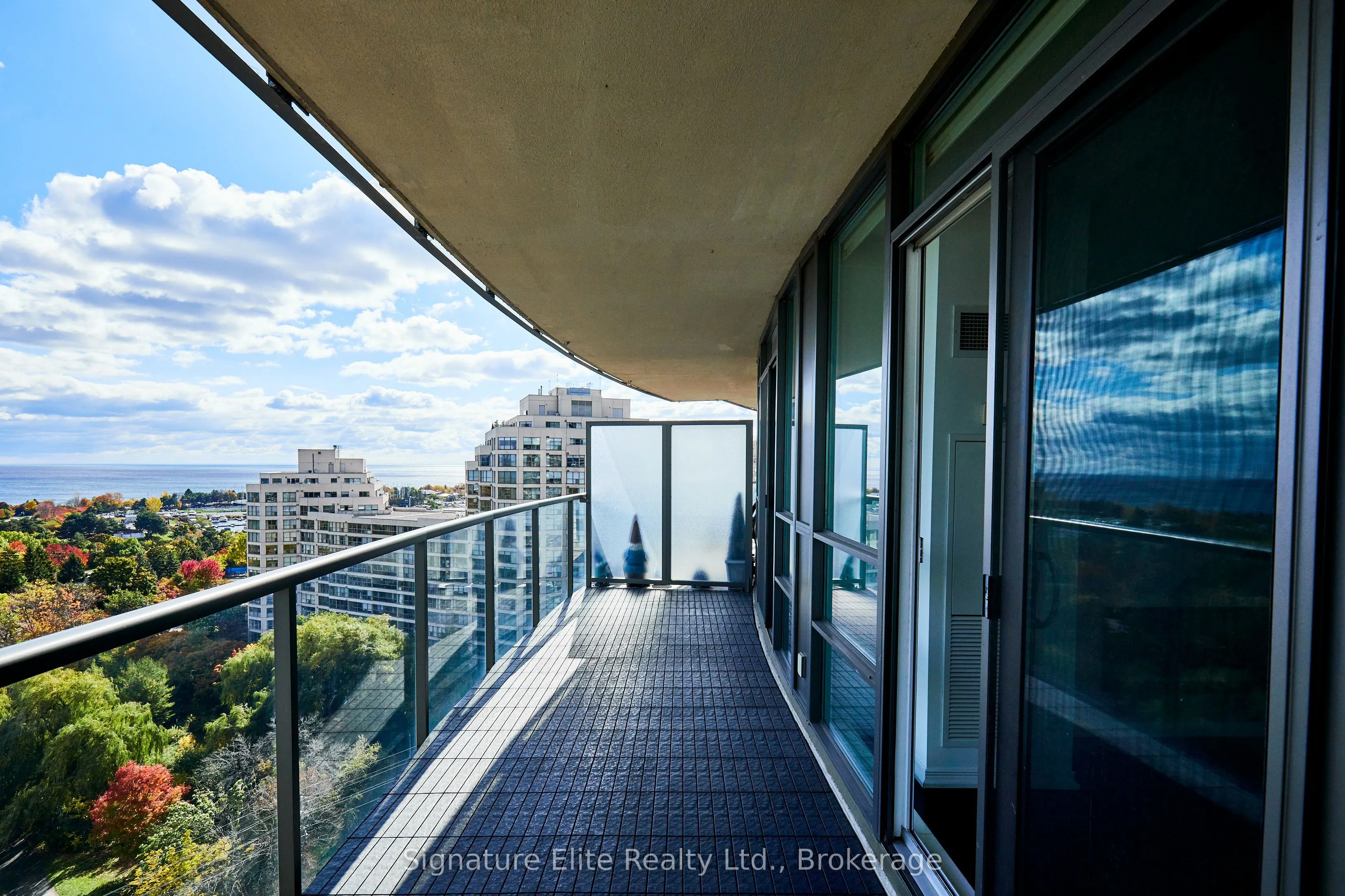 2240 Lake Shore Boulevard W, #1206