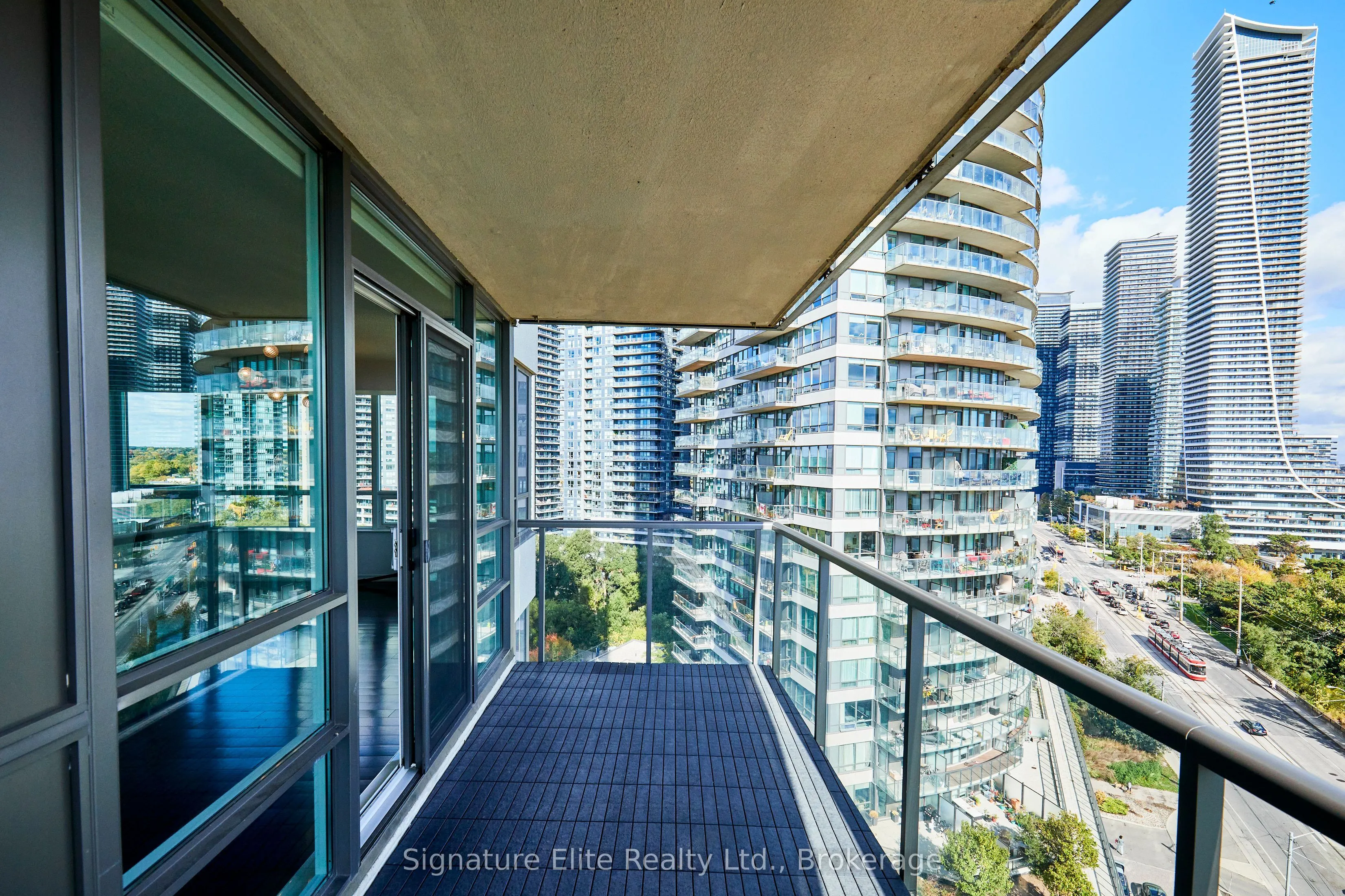 2240 Lake Shore Boulevard W, #1206