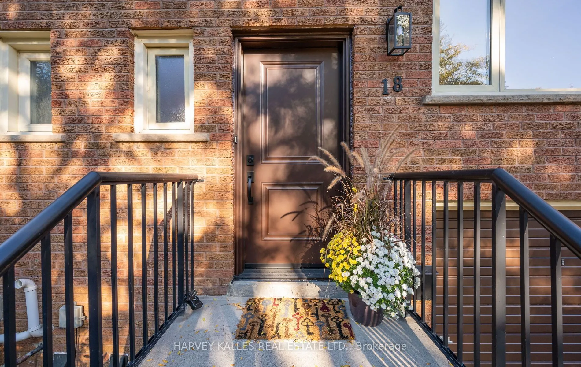 18 Silver Shadow Path, #18