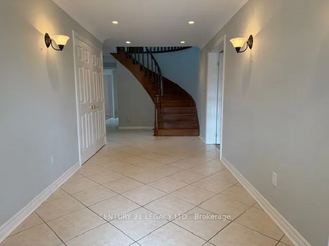 45 Panorama Crescent, #(Upper)