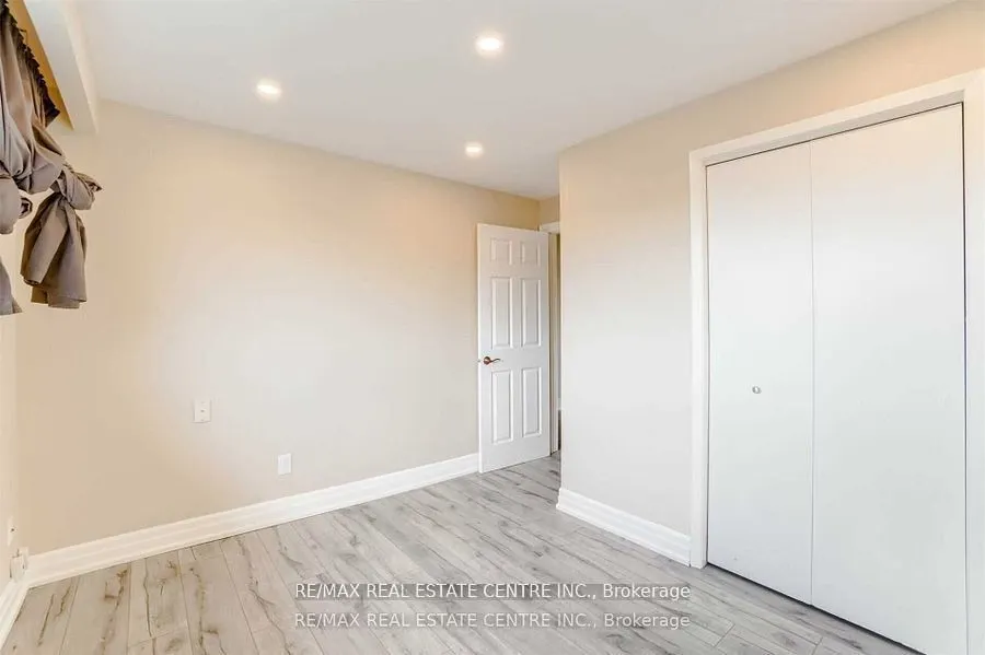 3385 Ellengale (Upper) Drive