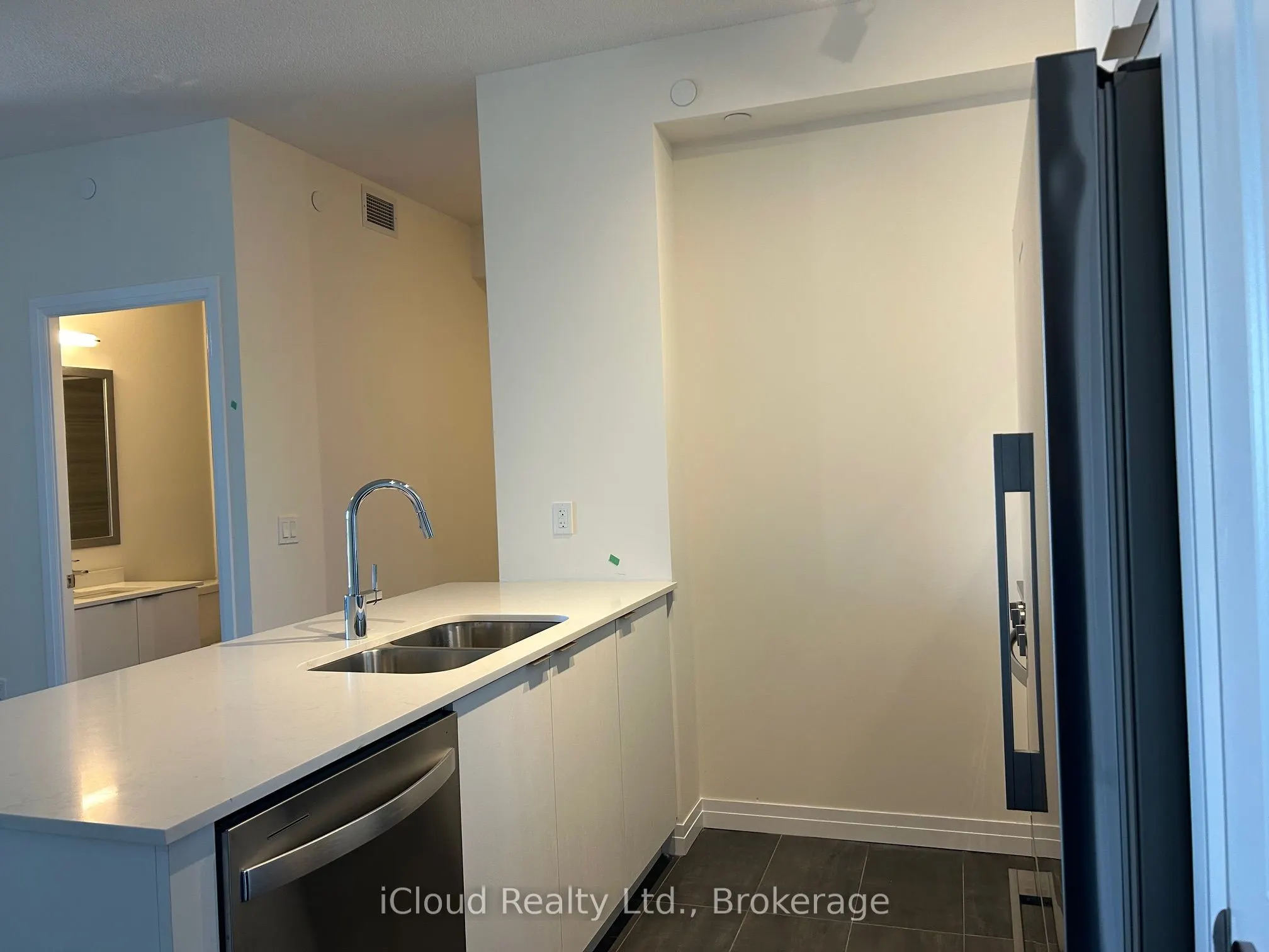 15 Watergarden Drive, #1610