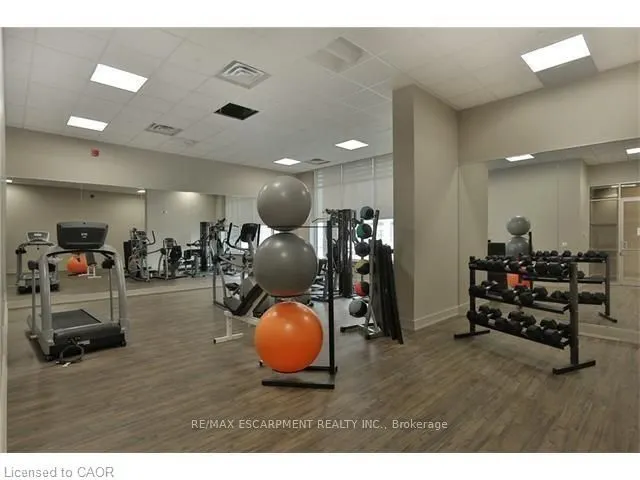 216 Oak Park Boulevard, #213