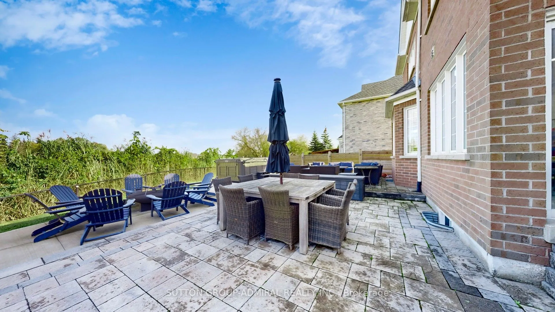 37 Donwoods Court