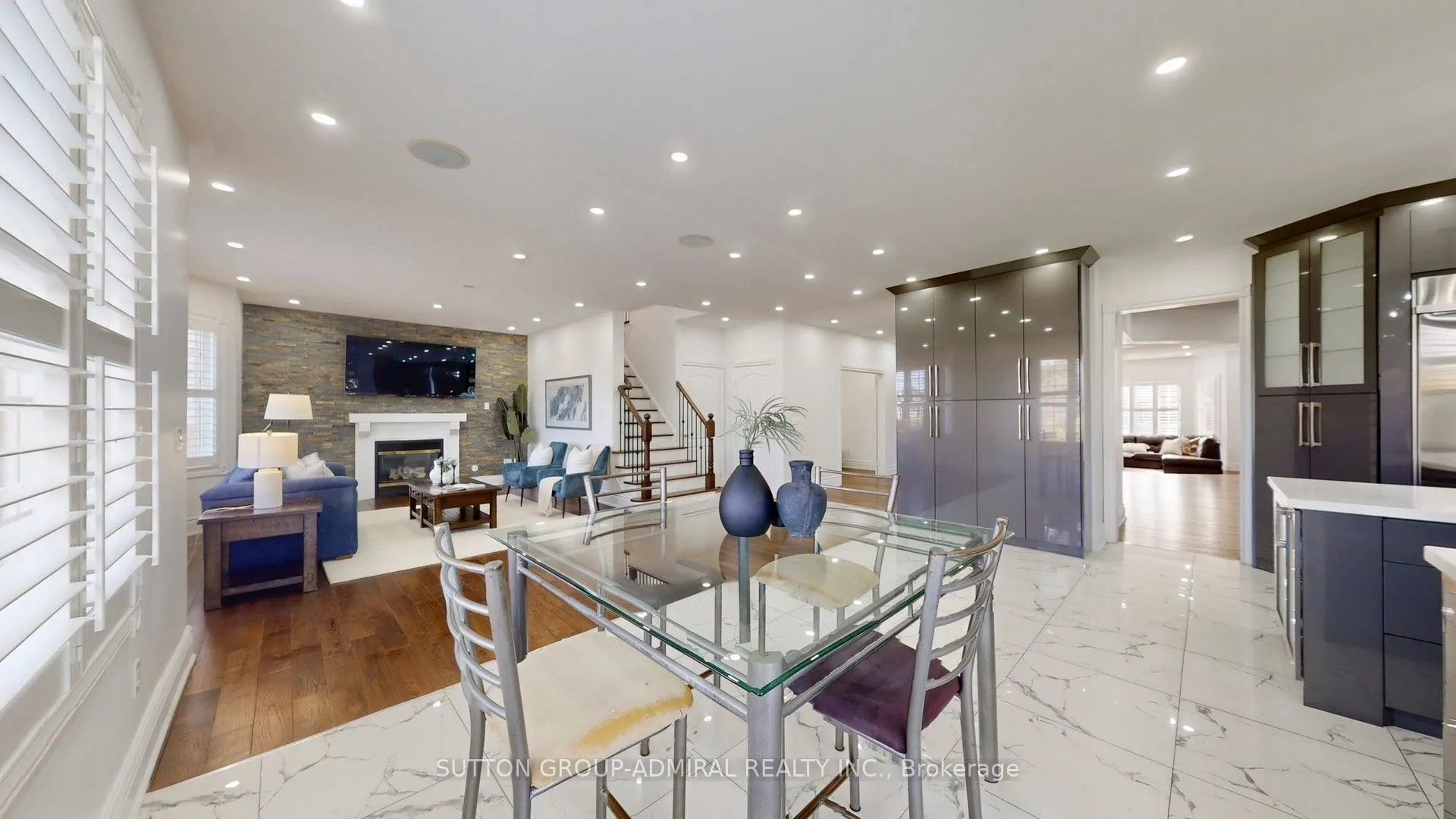 37 Donwoods Court