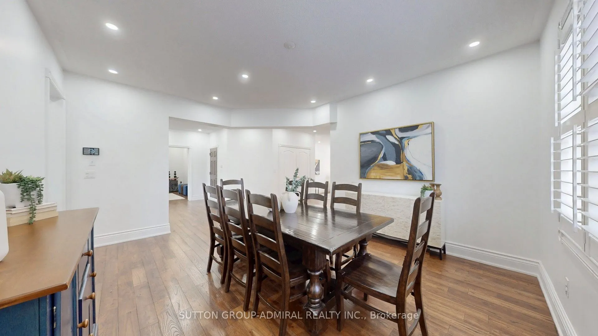 37 Donwoods Court