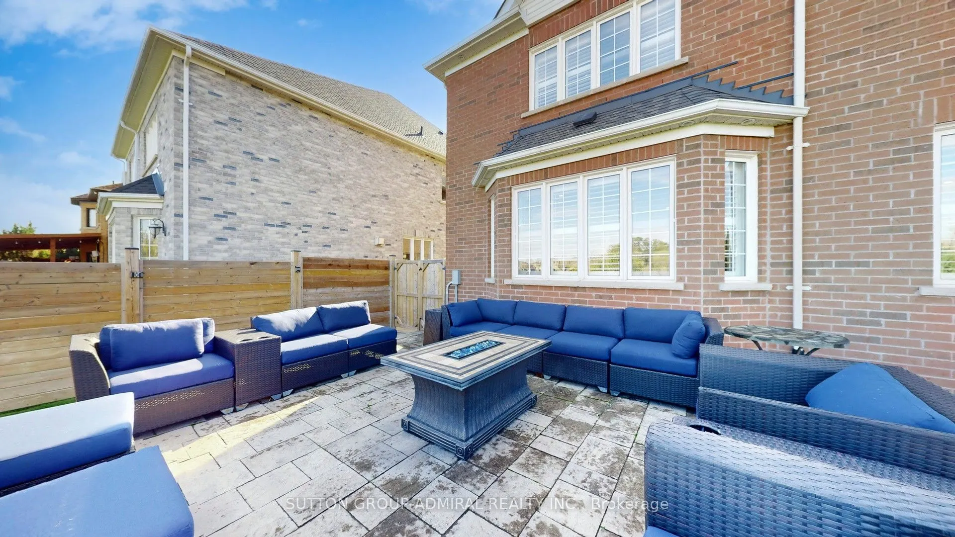 37 Donwoods Court