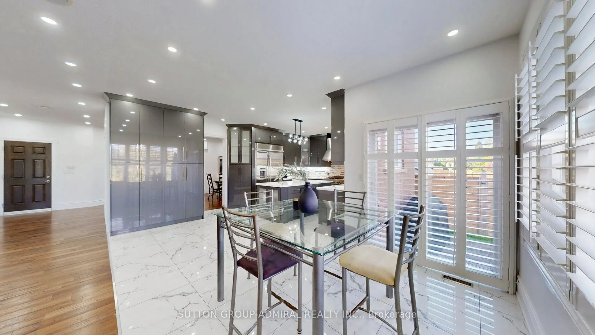 37 Donwoods Court