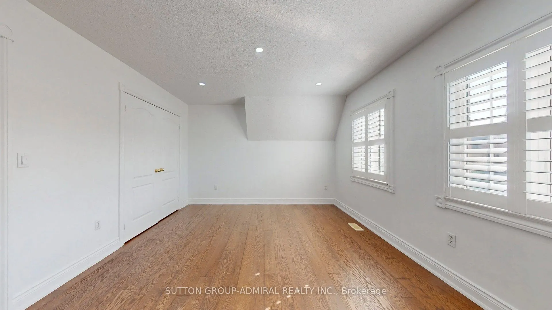 37 Donwoods Court