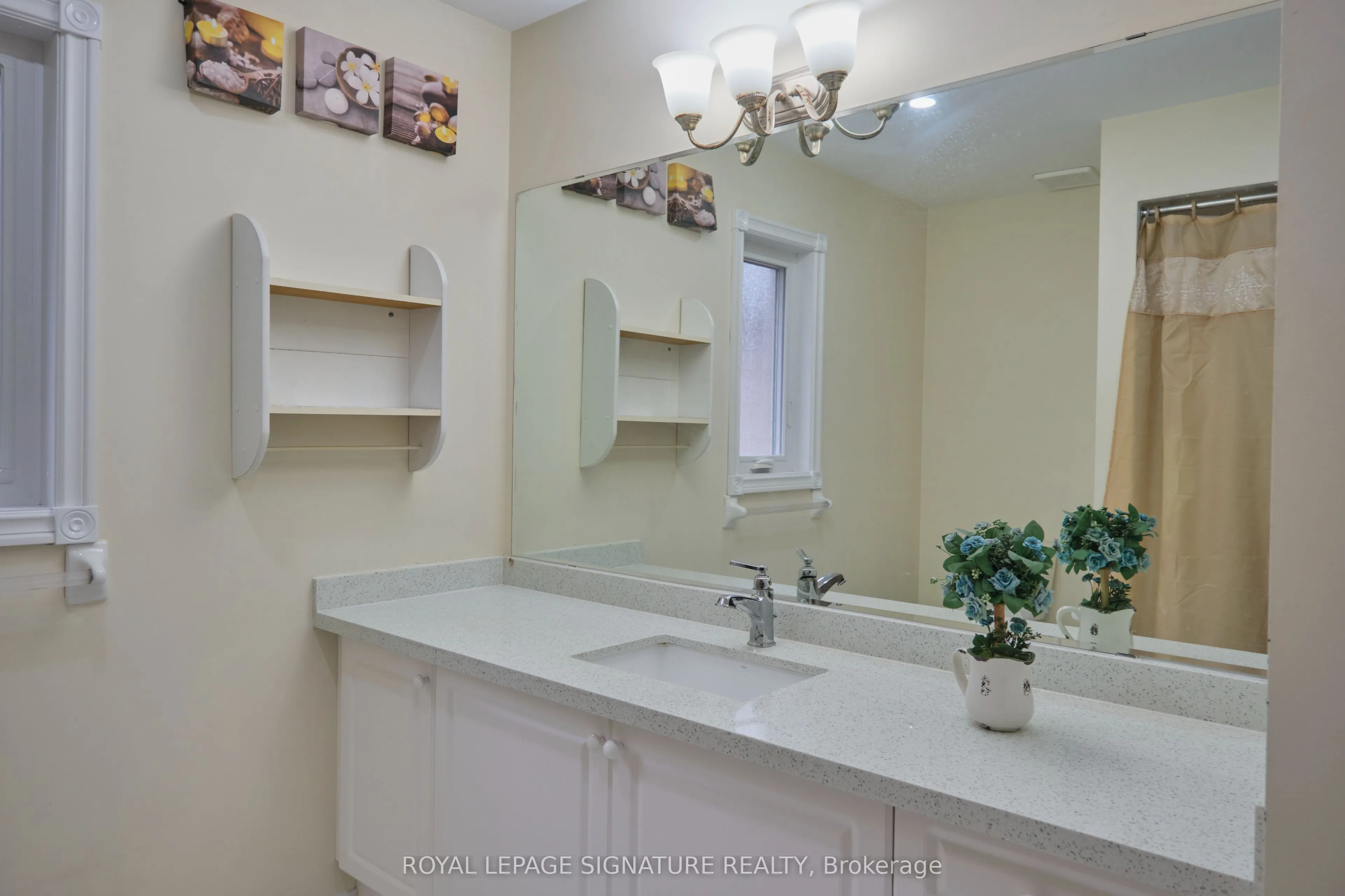 12 Pacific Wind Crescent, #Upper