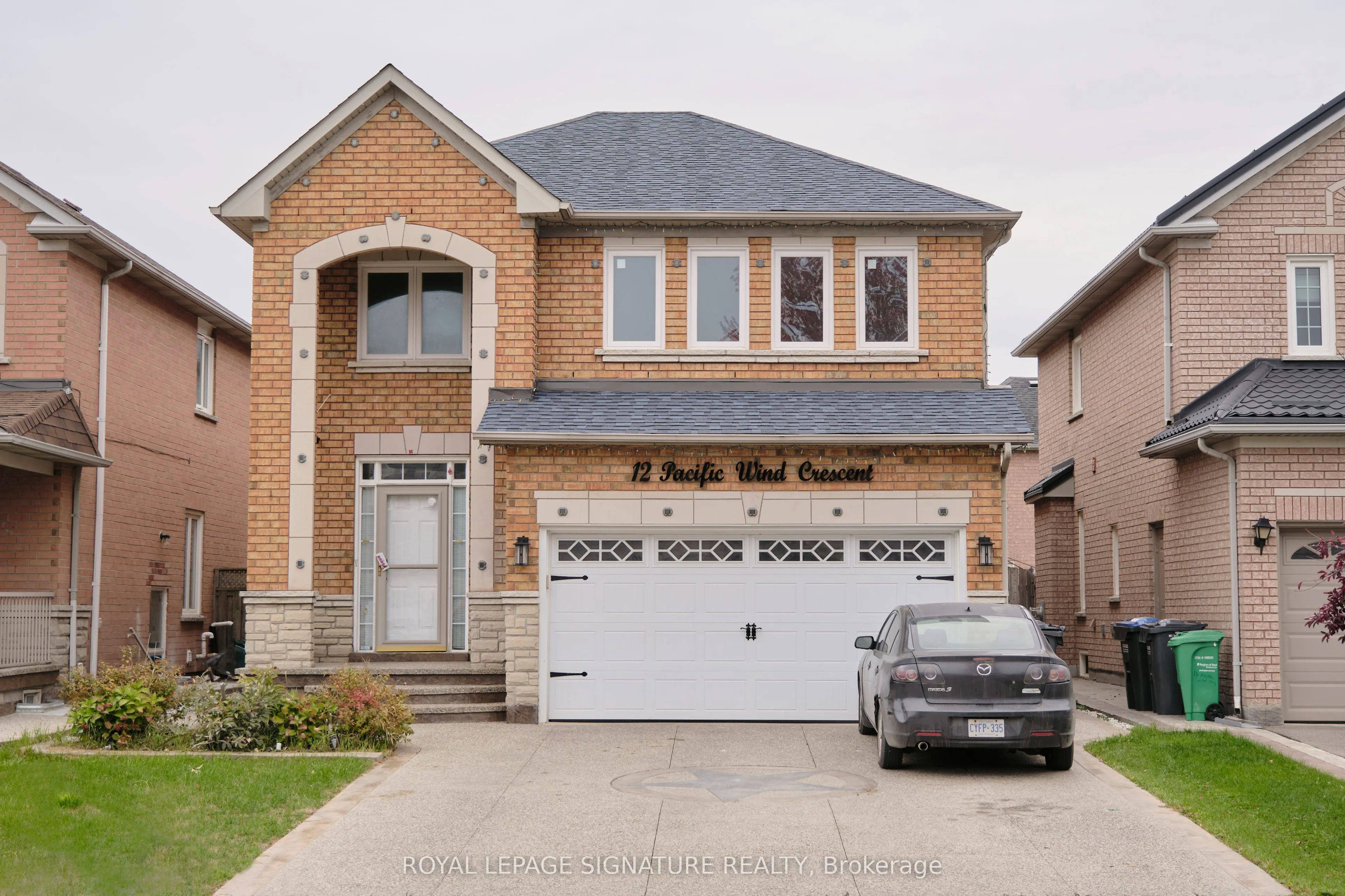 12 Pacific Wind Crescent, #Upper