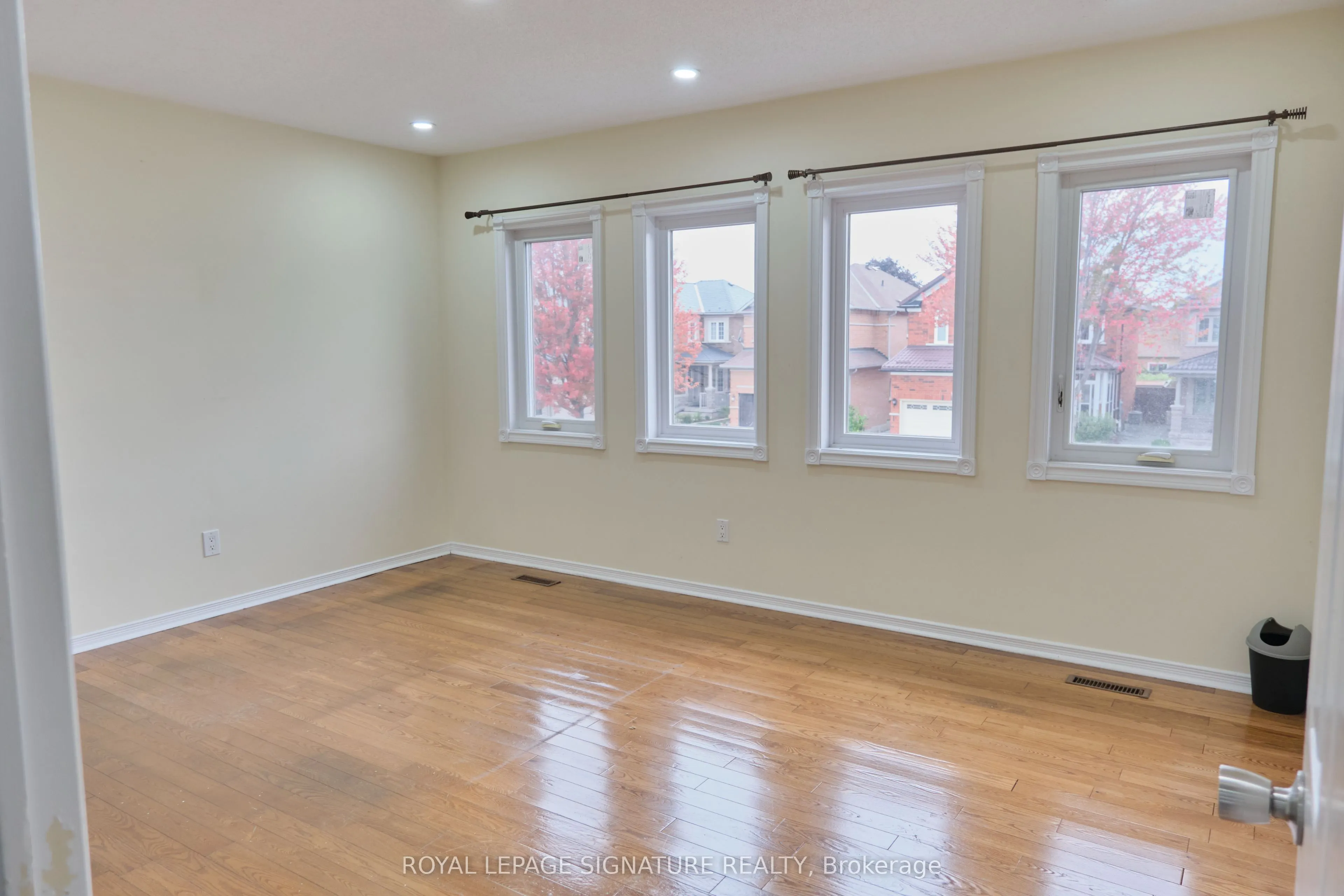 12 Pacific Wind Crescent, #Upper