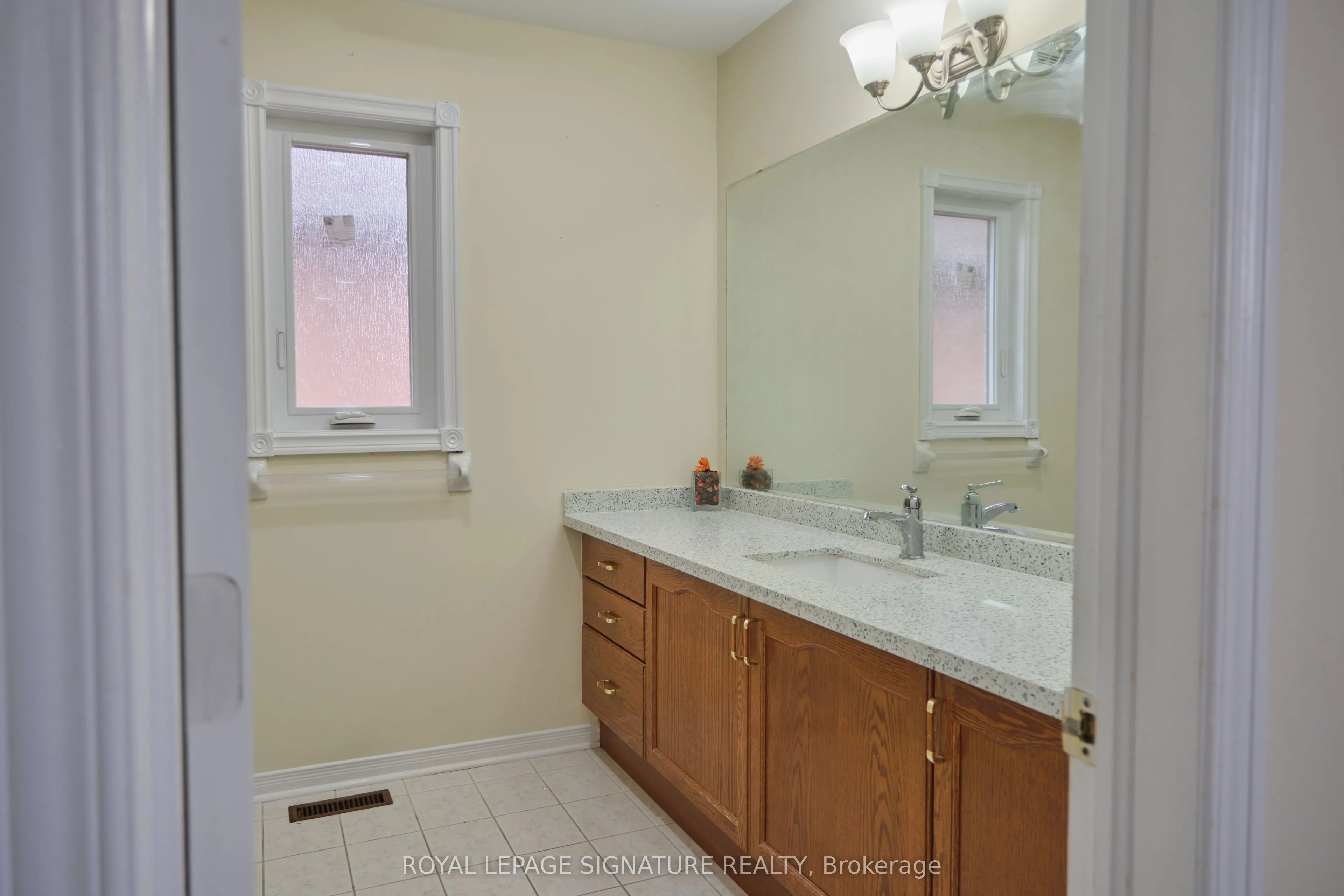 12 Pacific Wind Crescent, #Upper