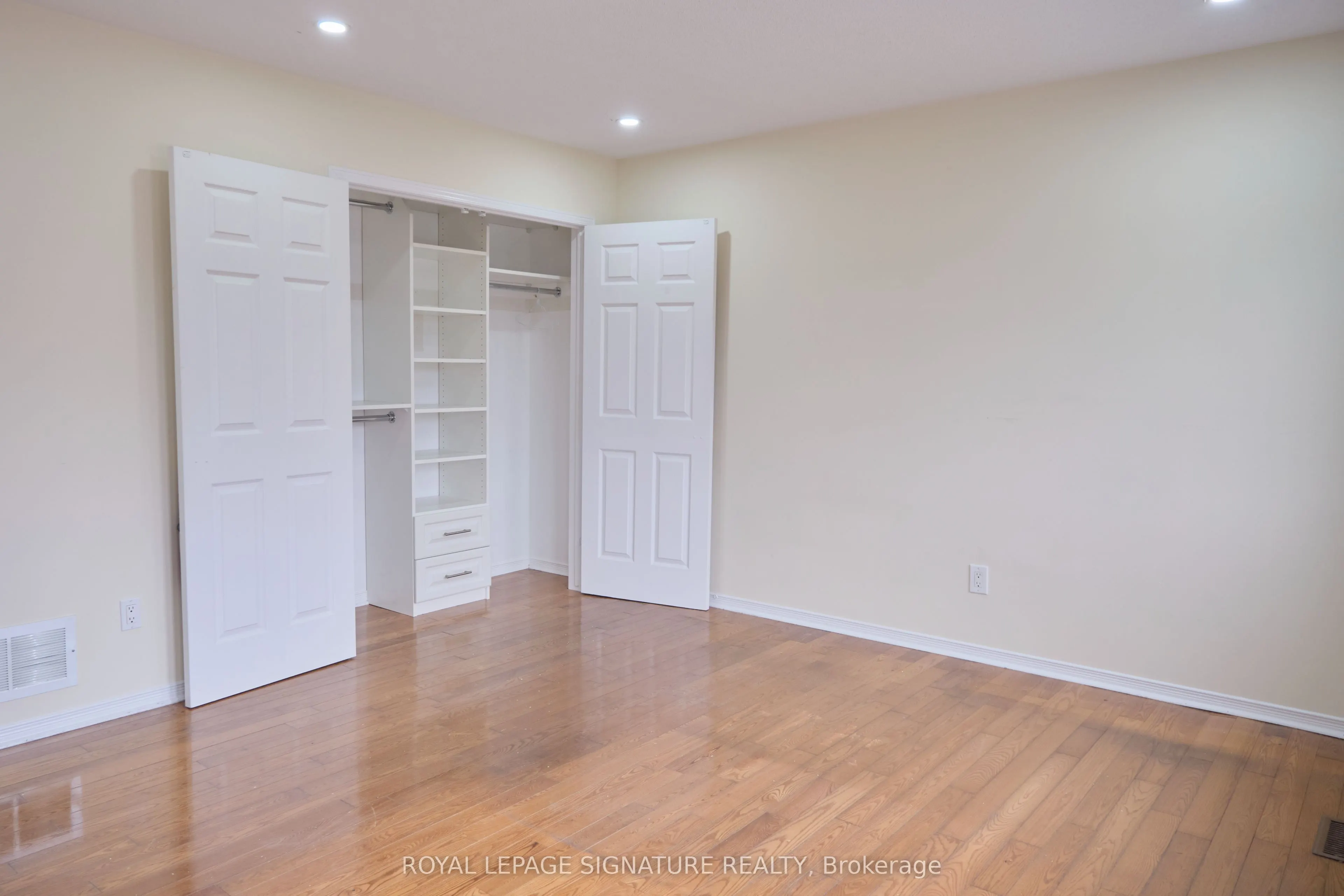 12 Pacific Wind Crescent, #Upper