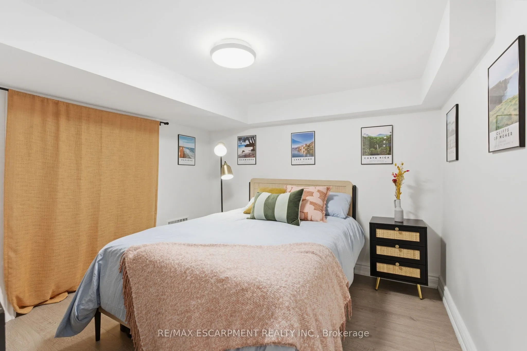 424 Plains Road W
