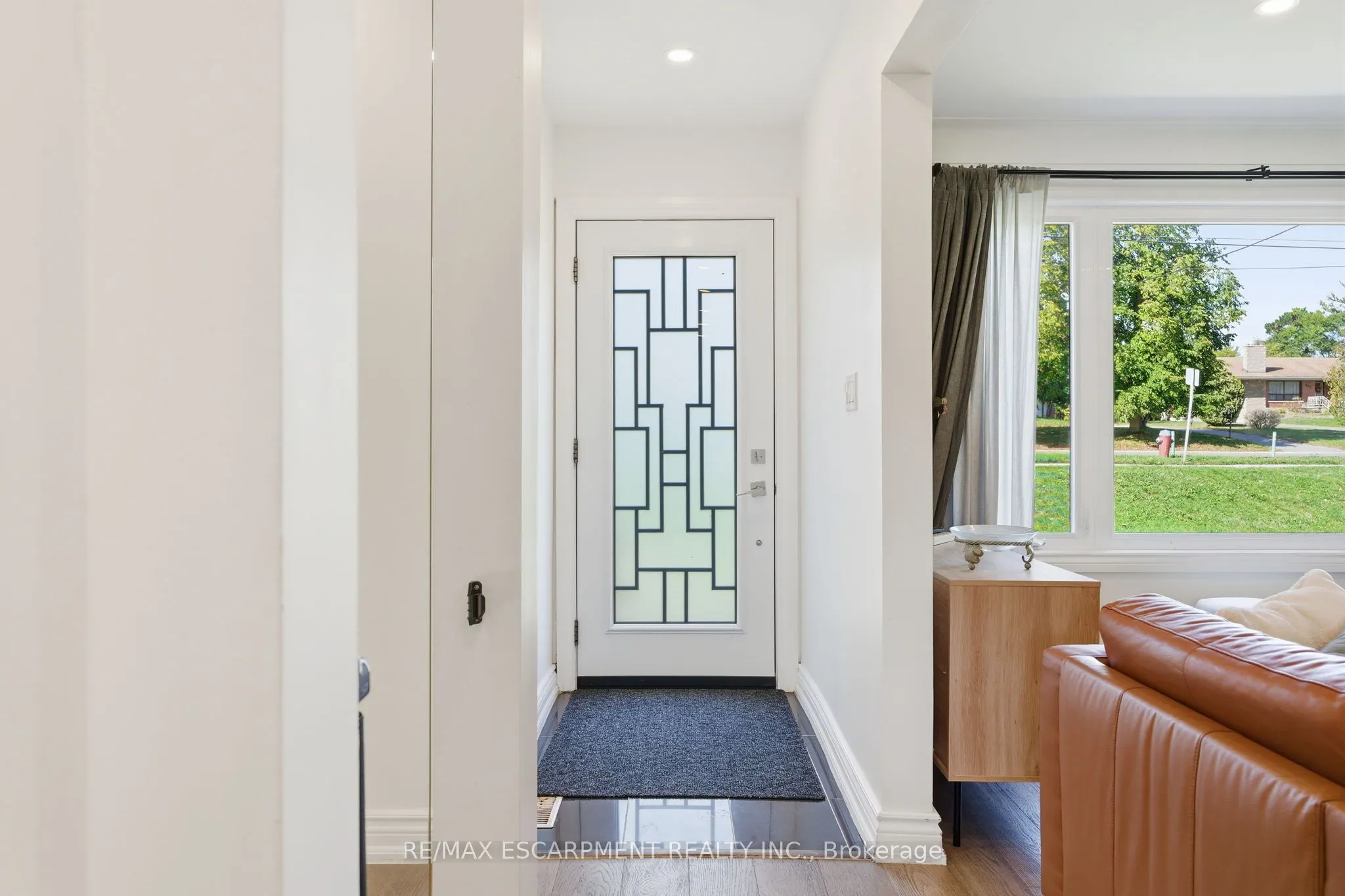 424 Plains Road W